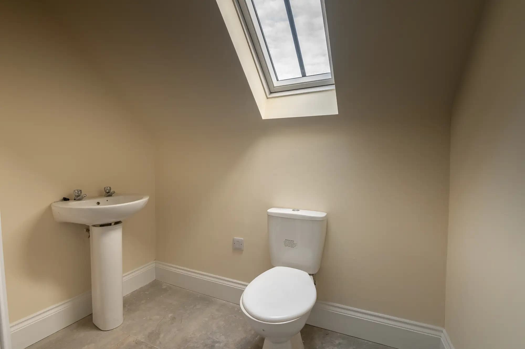 property photo 9 of 22