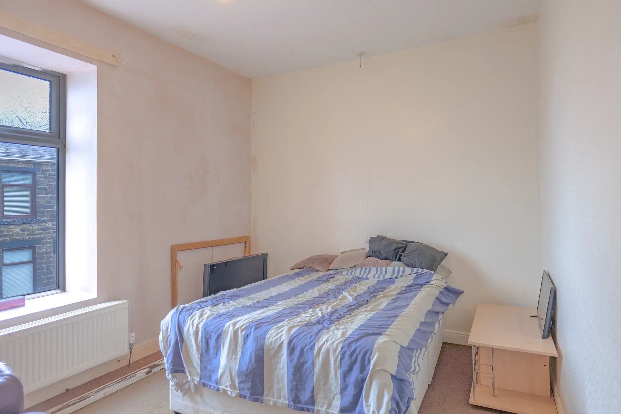 property photo 10 of 17