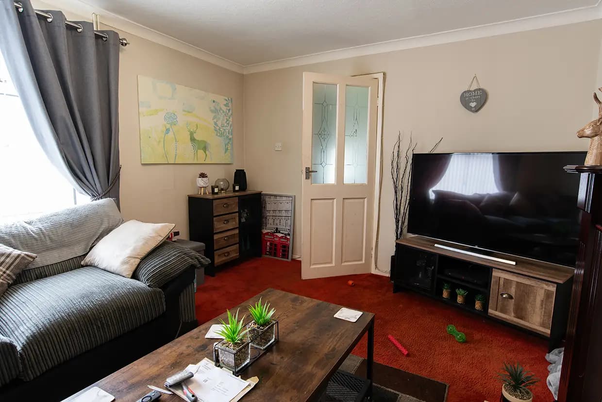 property photo 4 of 25