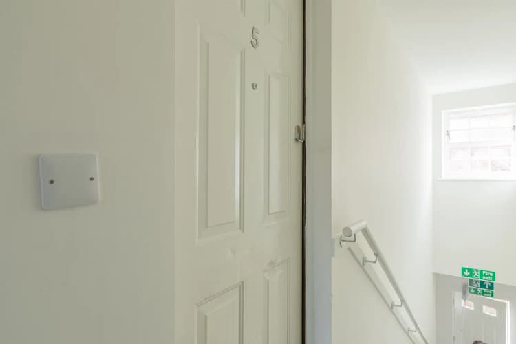 property photo 11 of 17