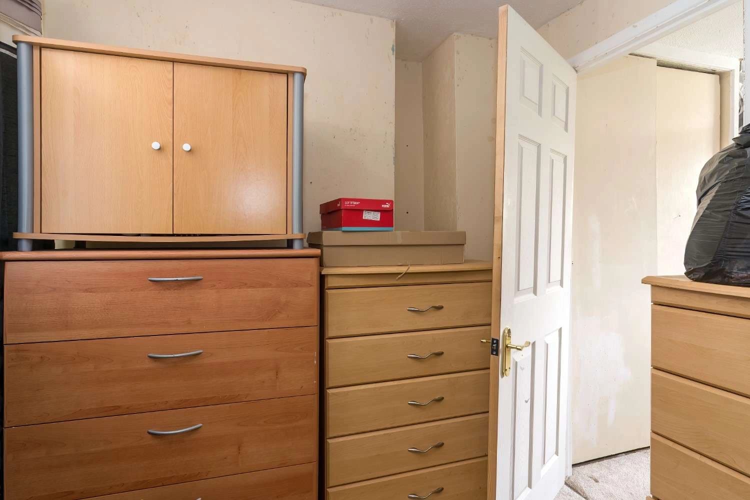 property photo 19 of 34