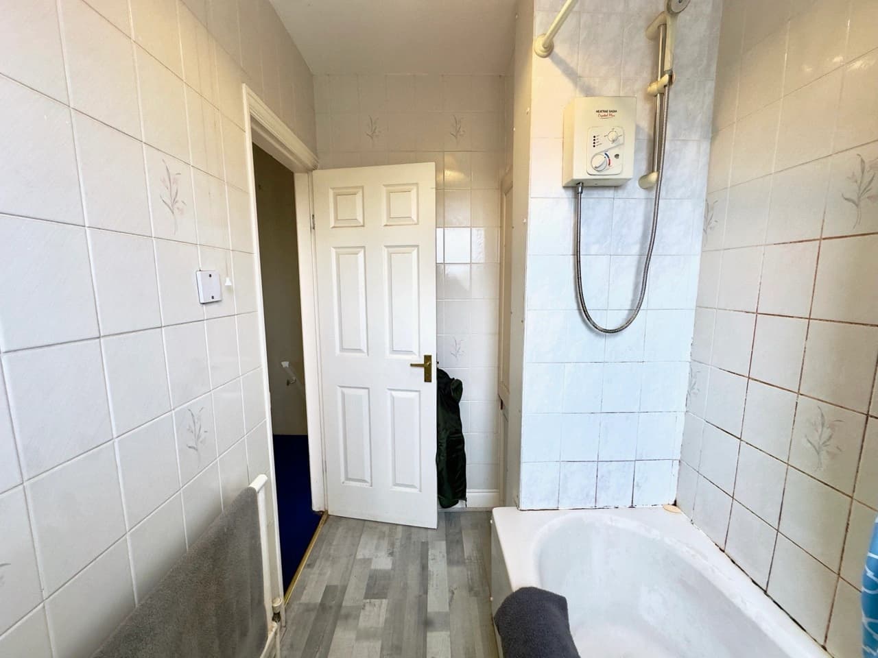 property photo 8 of 22