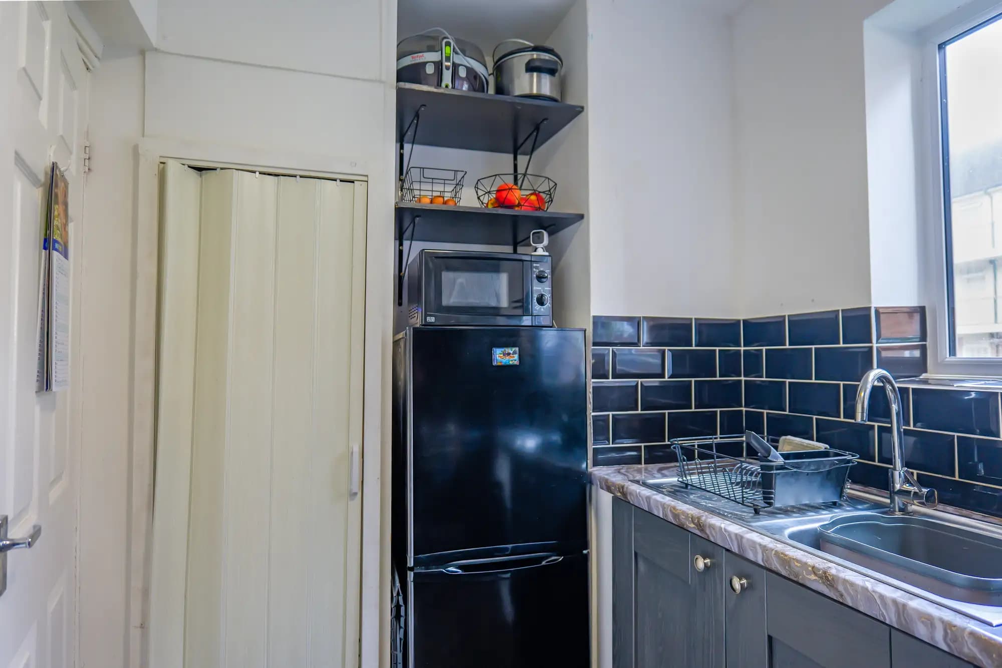 property photo 5 of 17