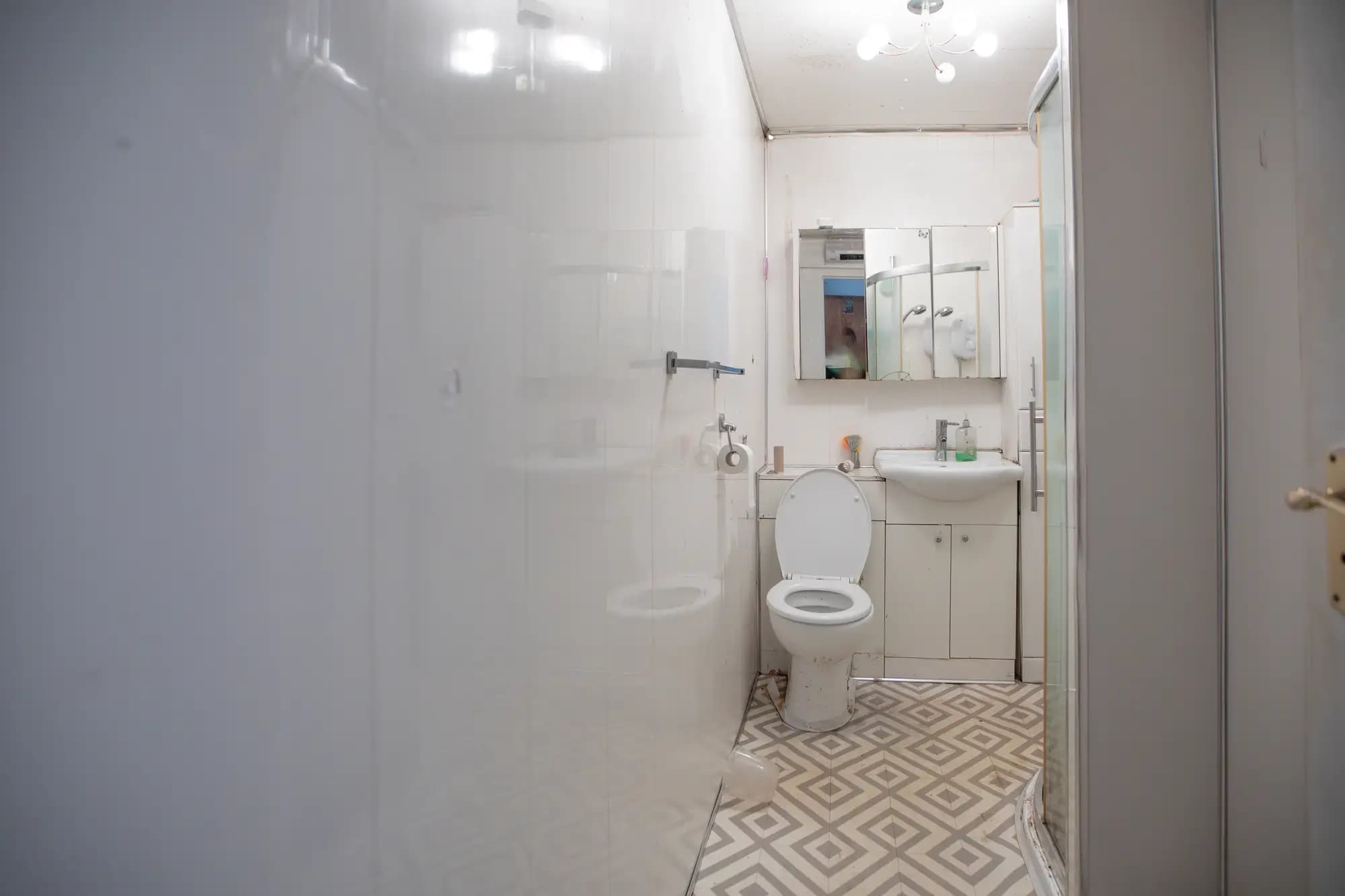 property photo 7 of 19