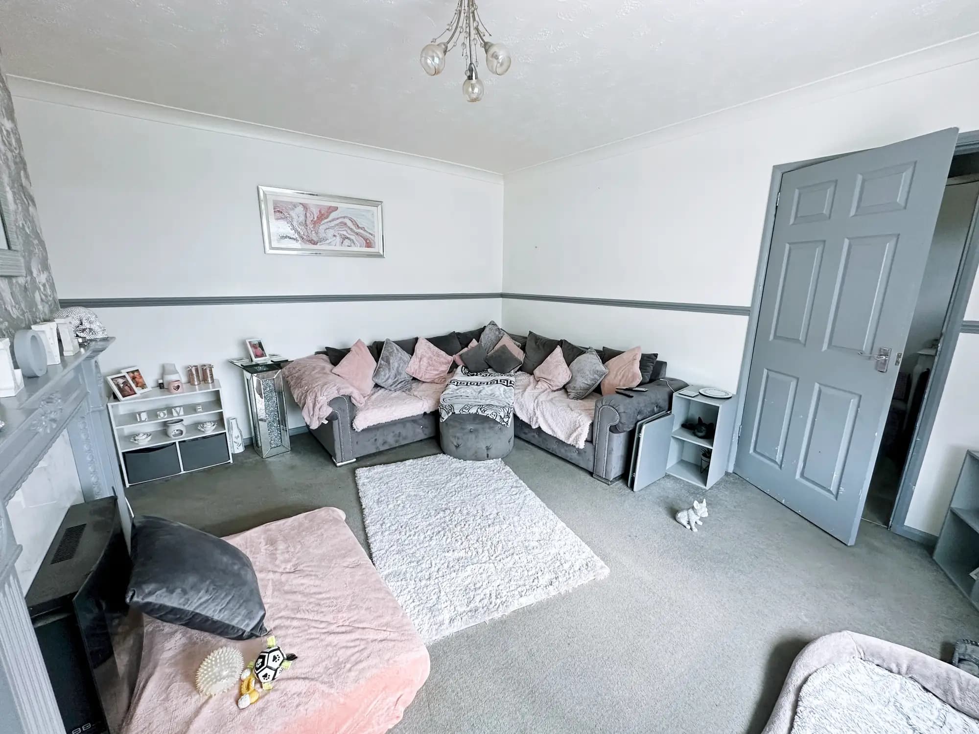 property photo 2 of 32