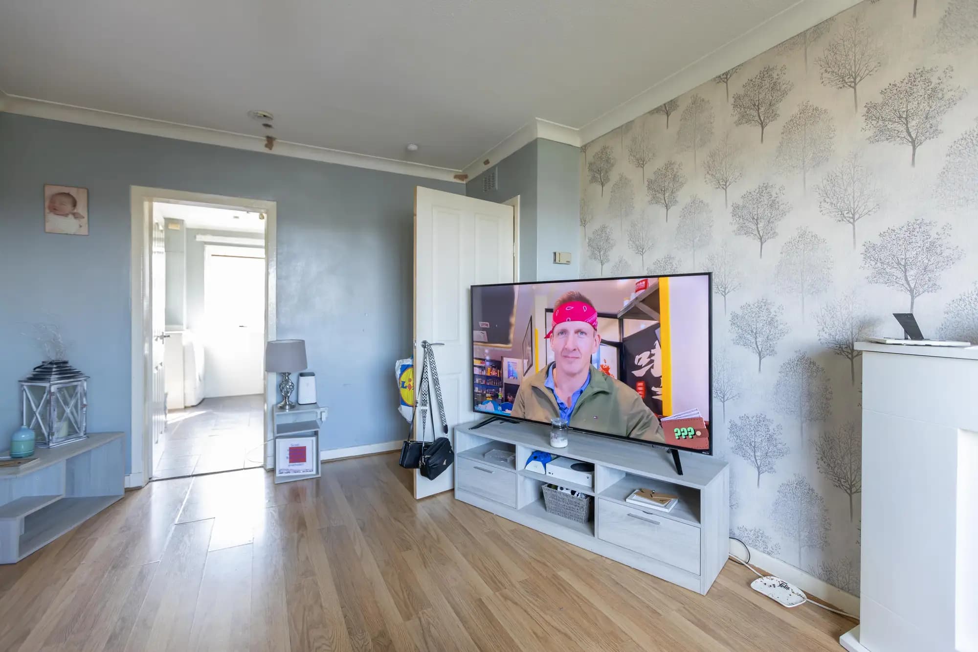 property photo 4 of 17