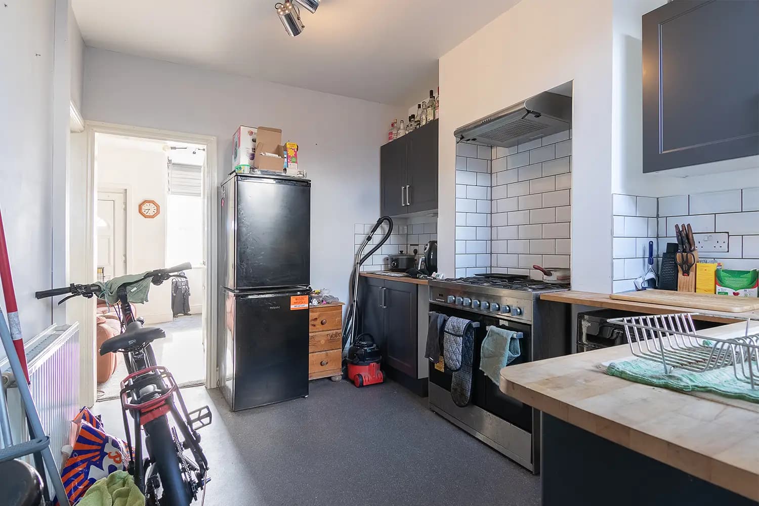 property photo 6 of 31