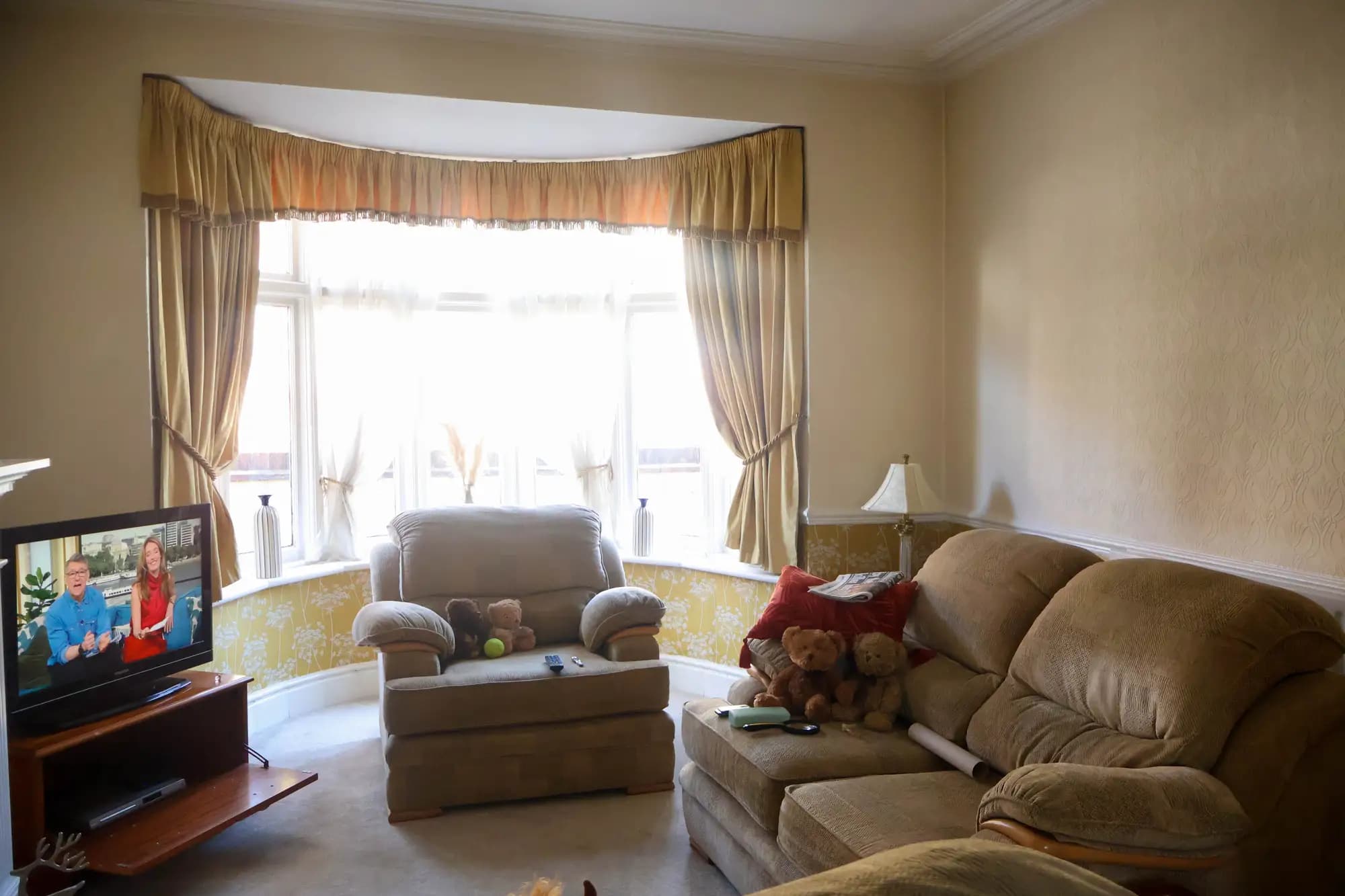 property photo 2 of 15