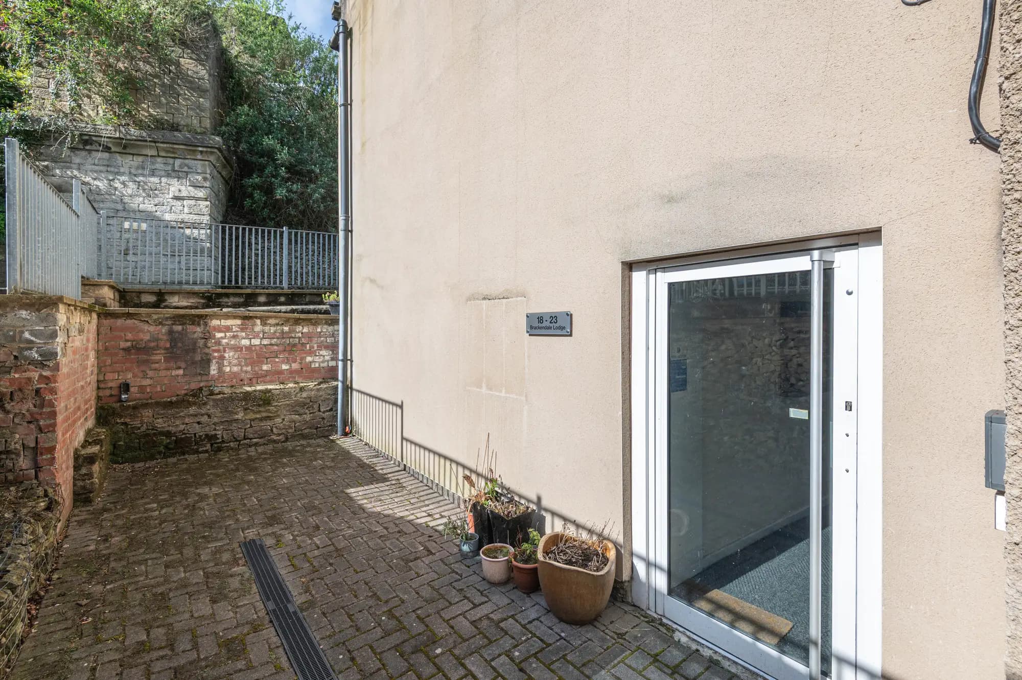 property photo 14 of 17