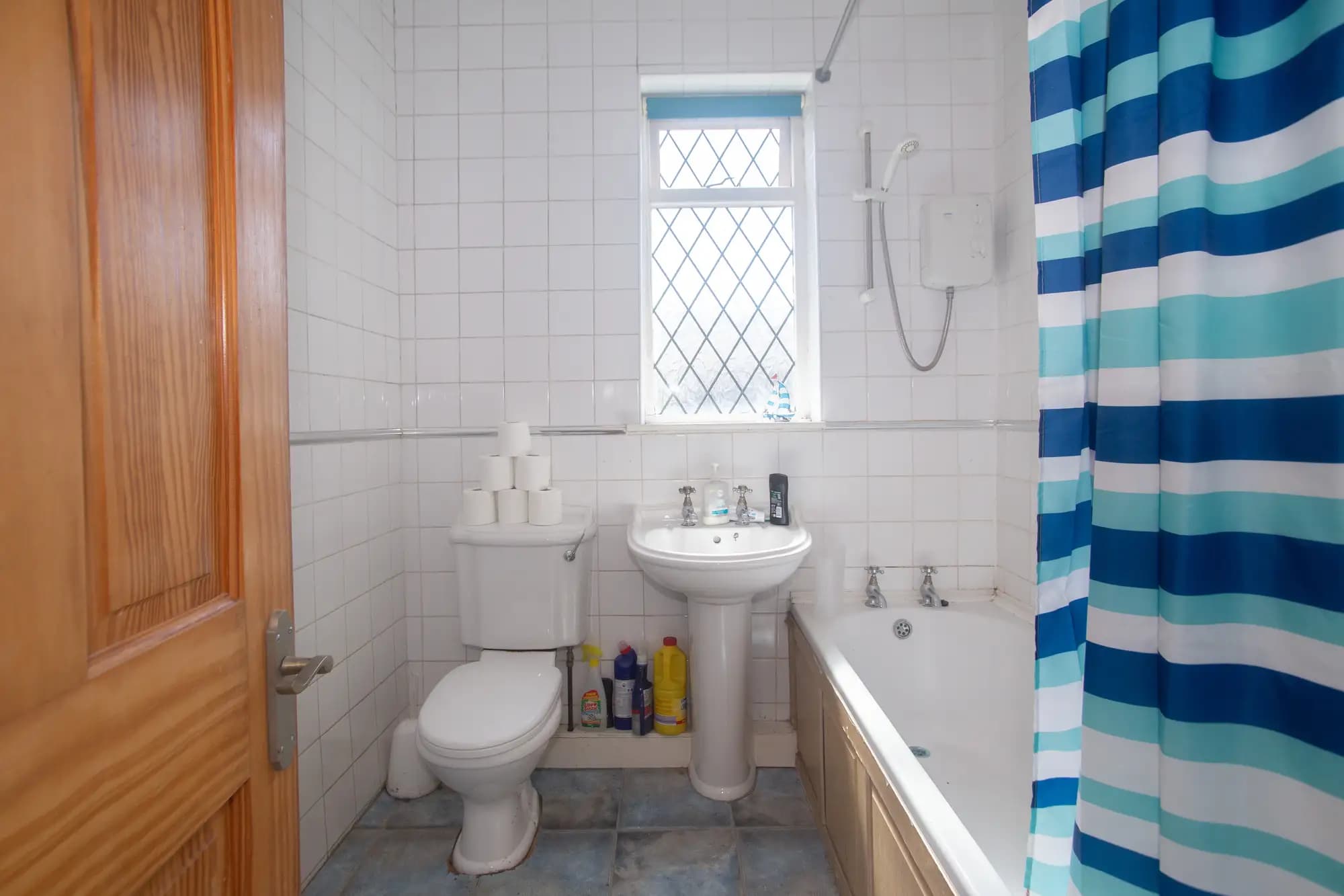 property photo 8 of 19