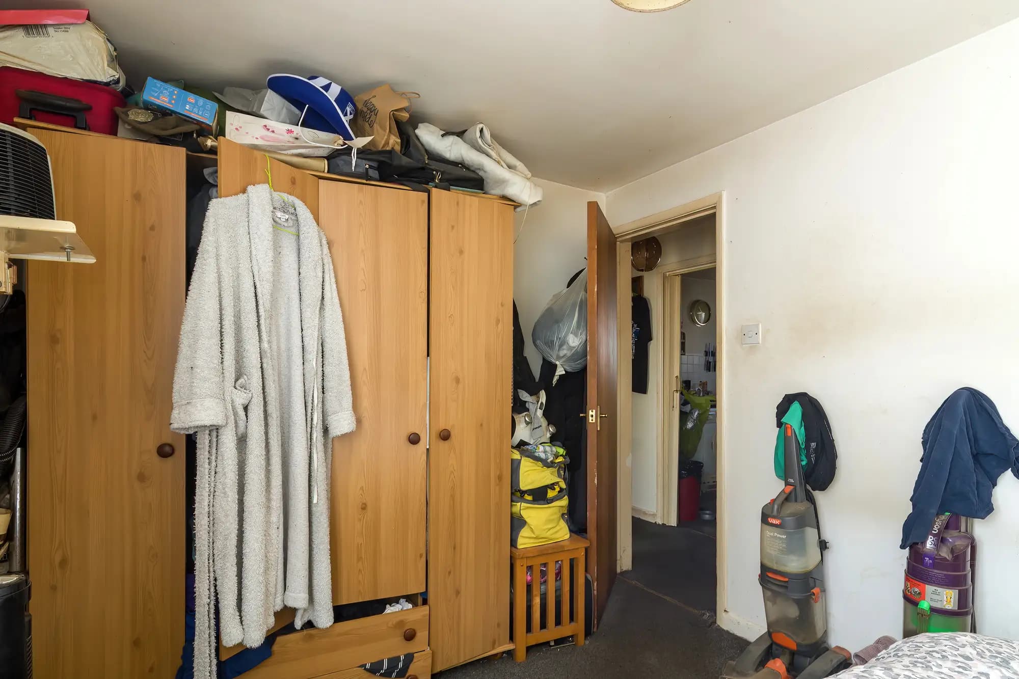 property photo 13 of 17