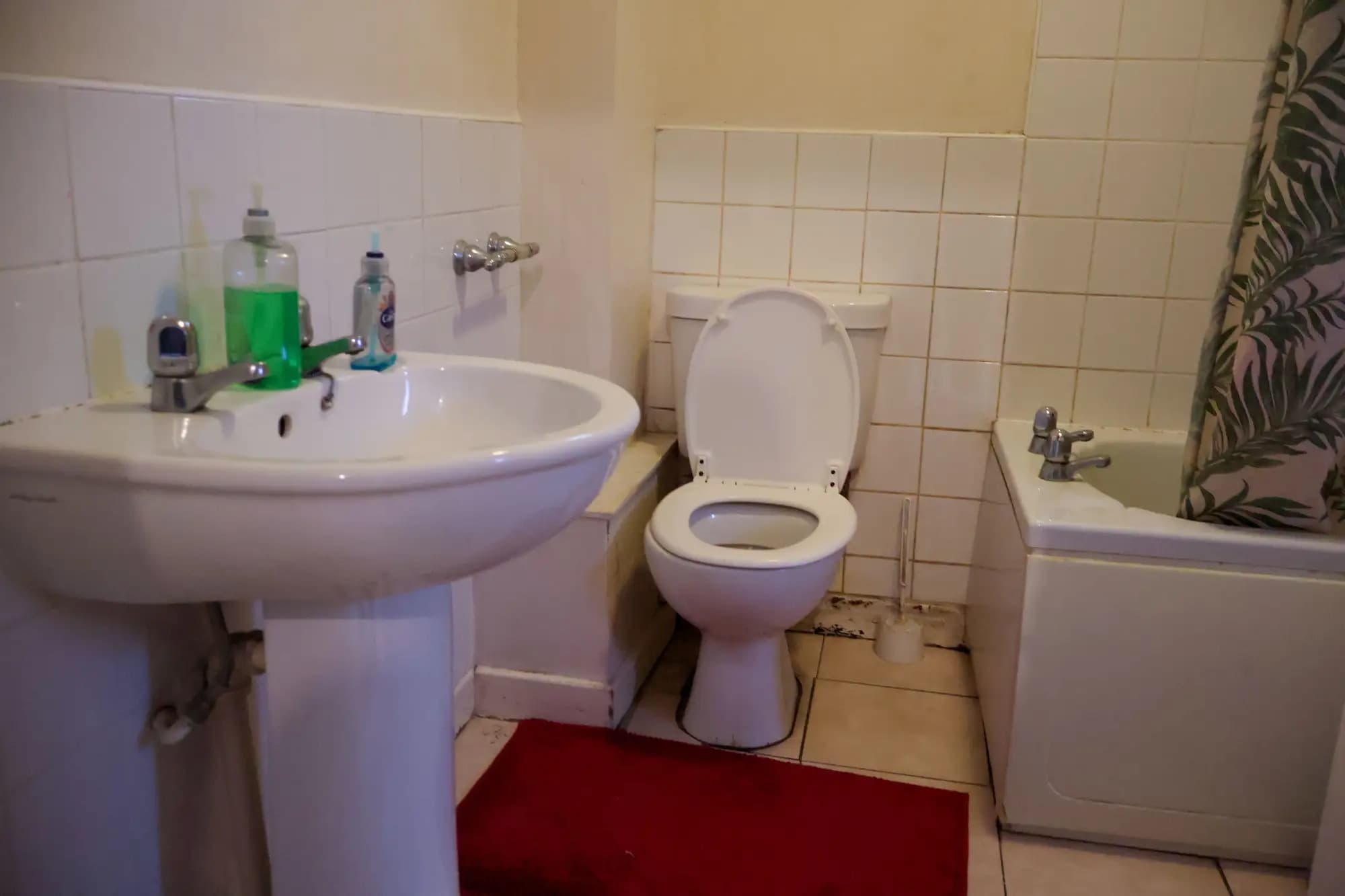 property photo 8 of 18