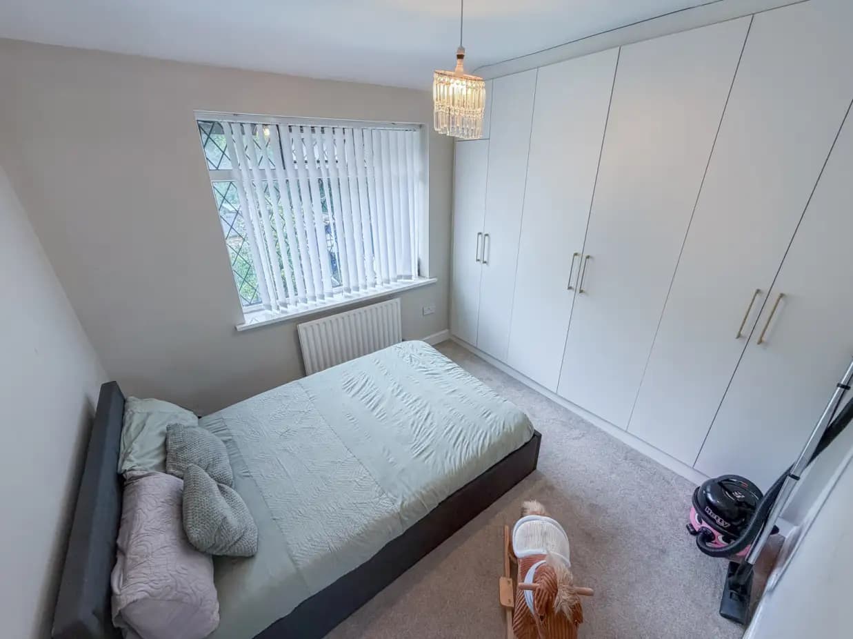 property photo 19 of 33