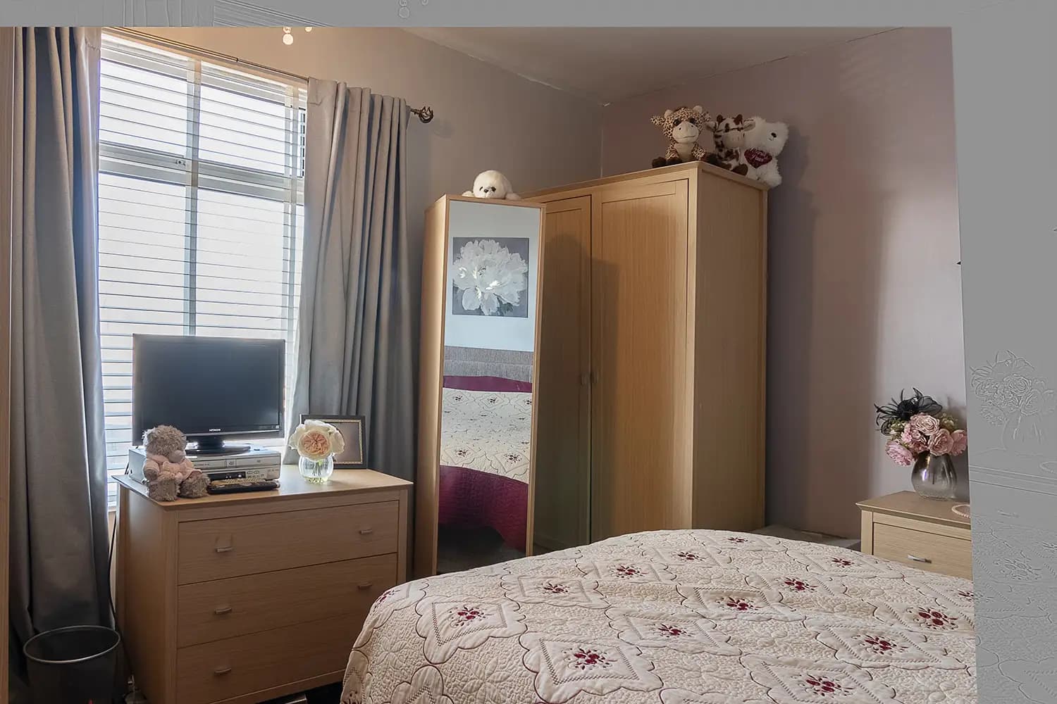 property photo 15 of 27