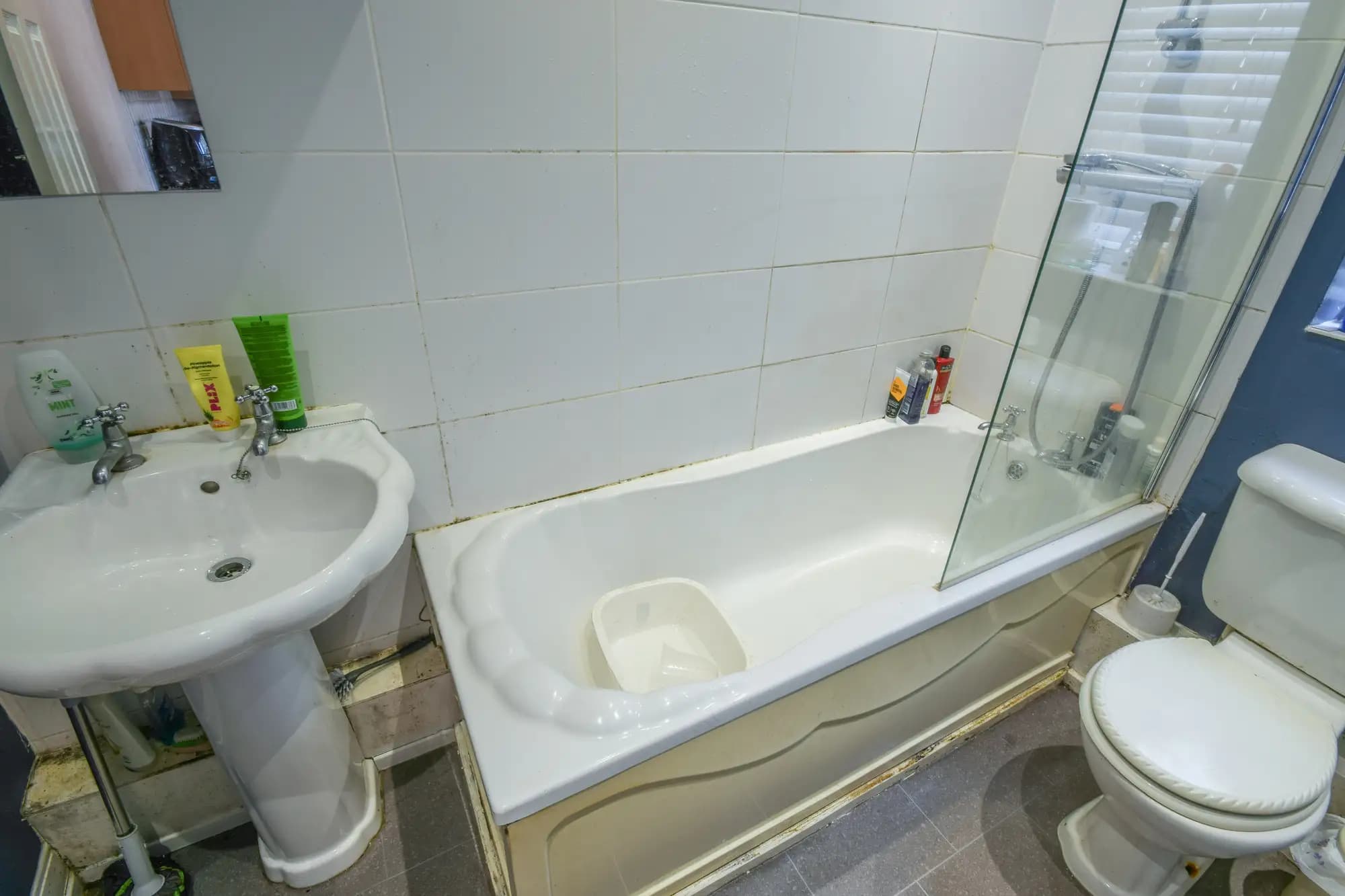 property photo 4 of 16