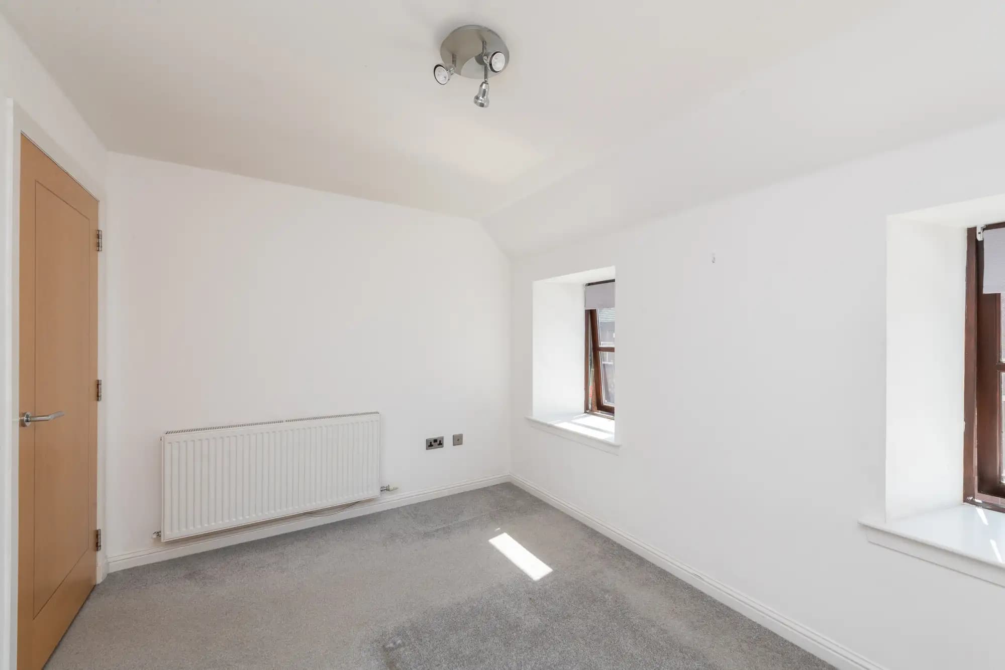 property photo 12 of 16