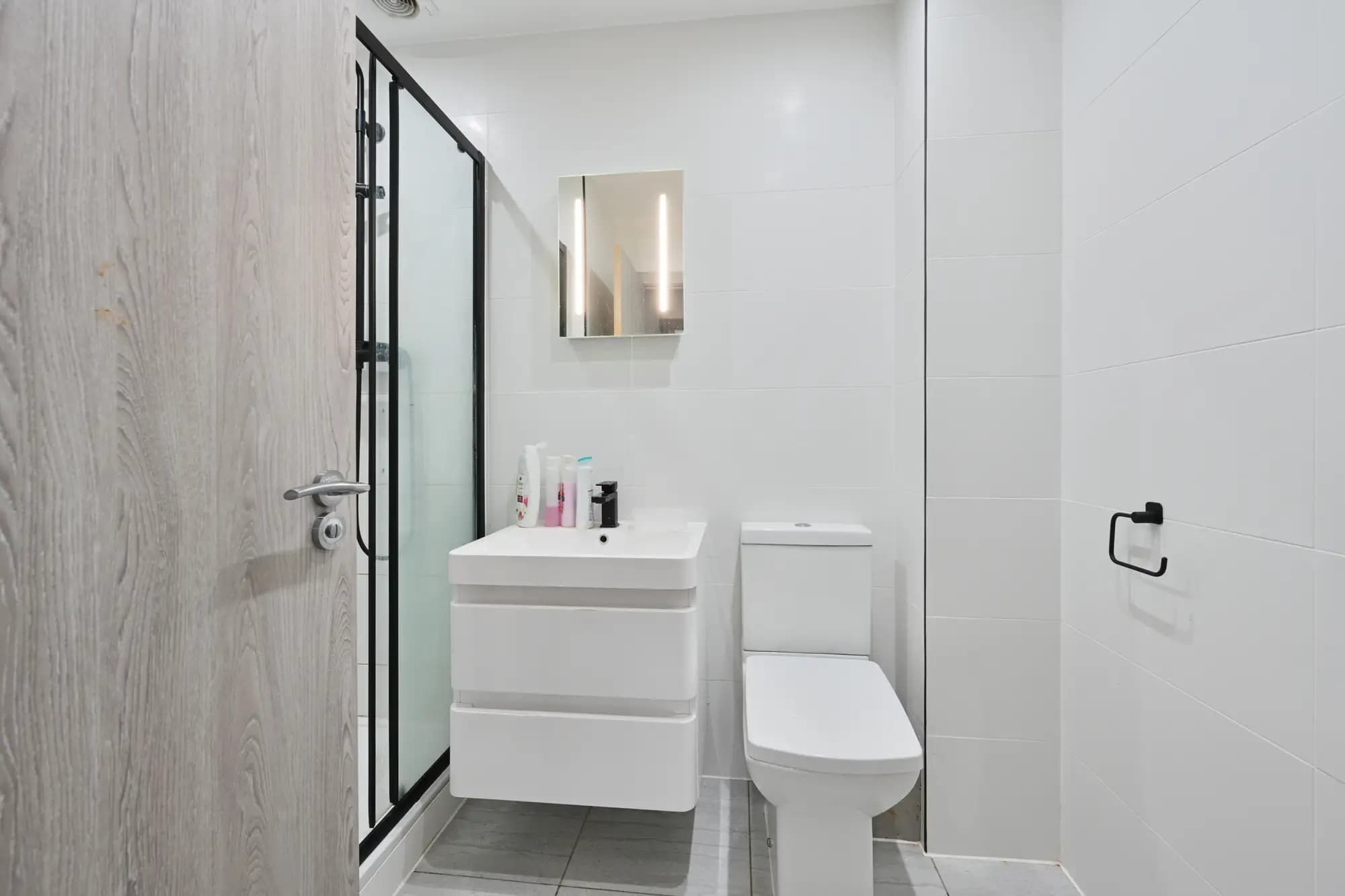 property photo 18 of 33