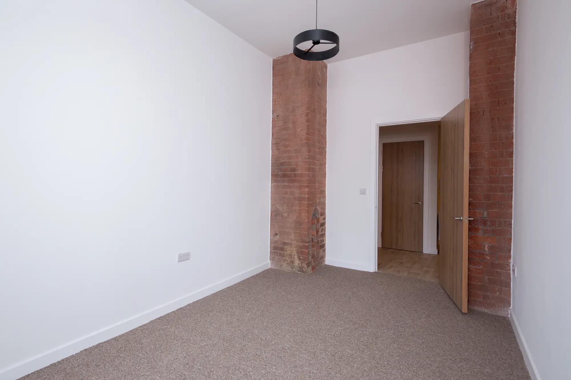 property photo 13 of 25