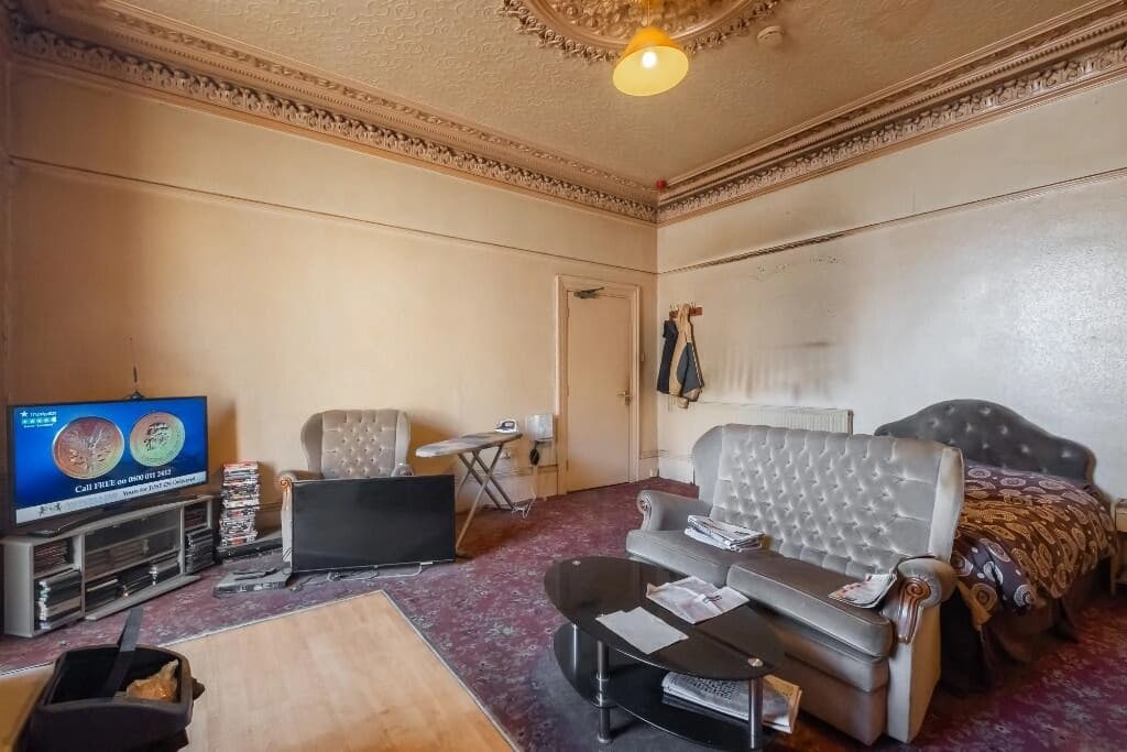 property photo 9 of 40