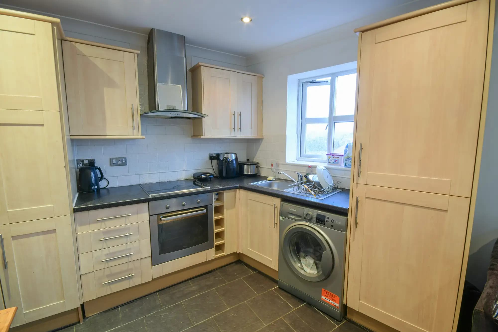 property photo 5 of 12