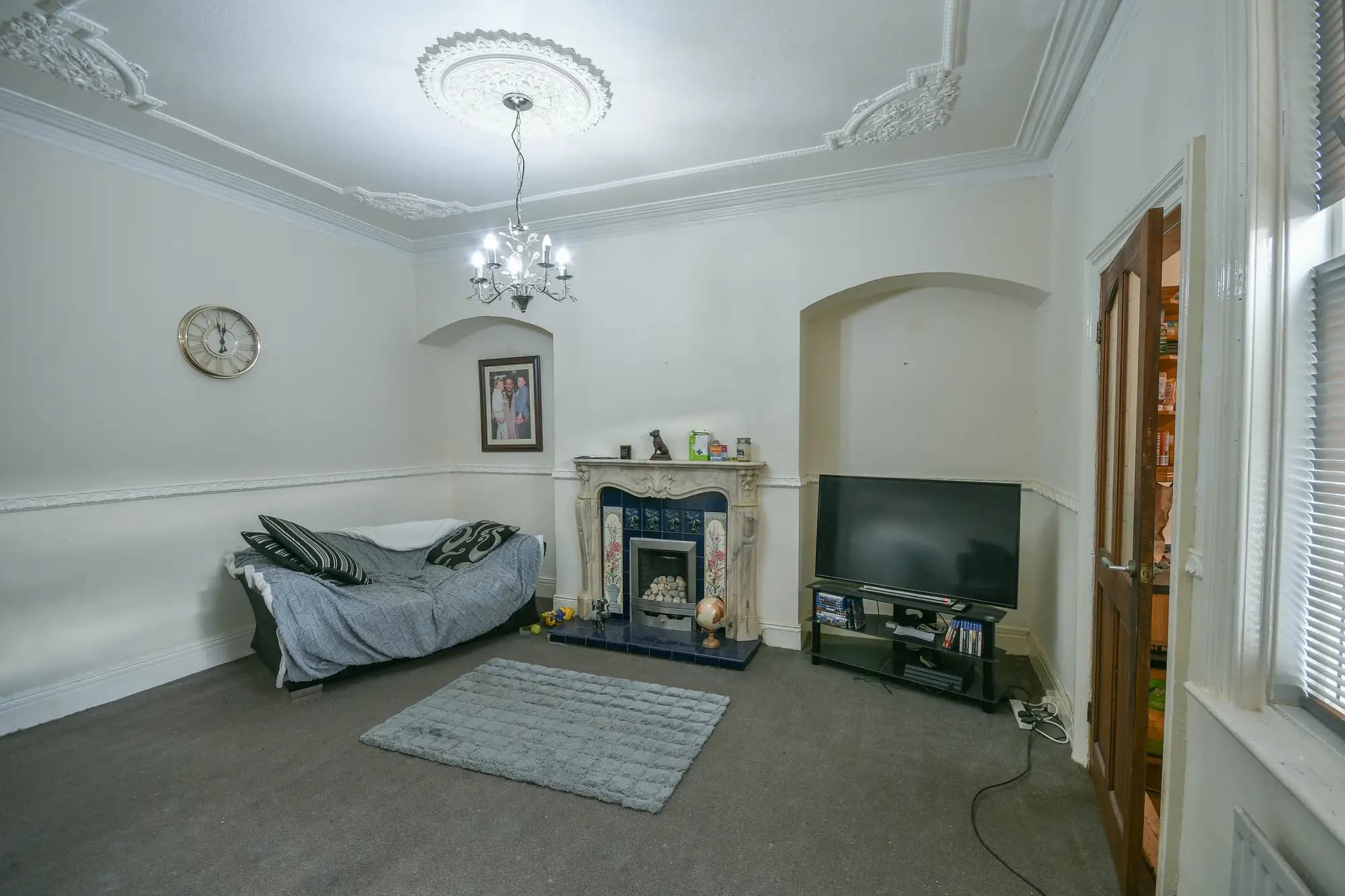 property photo 4 of 13
