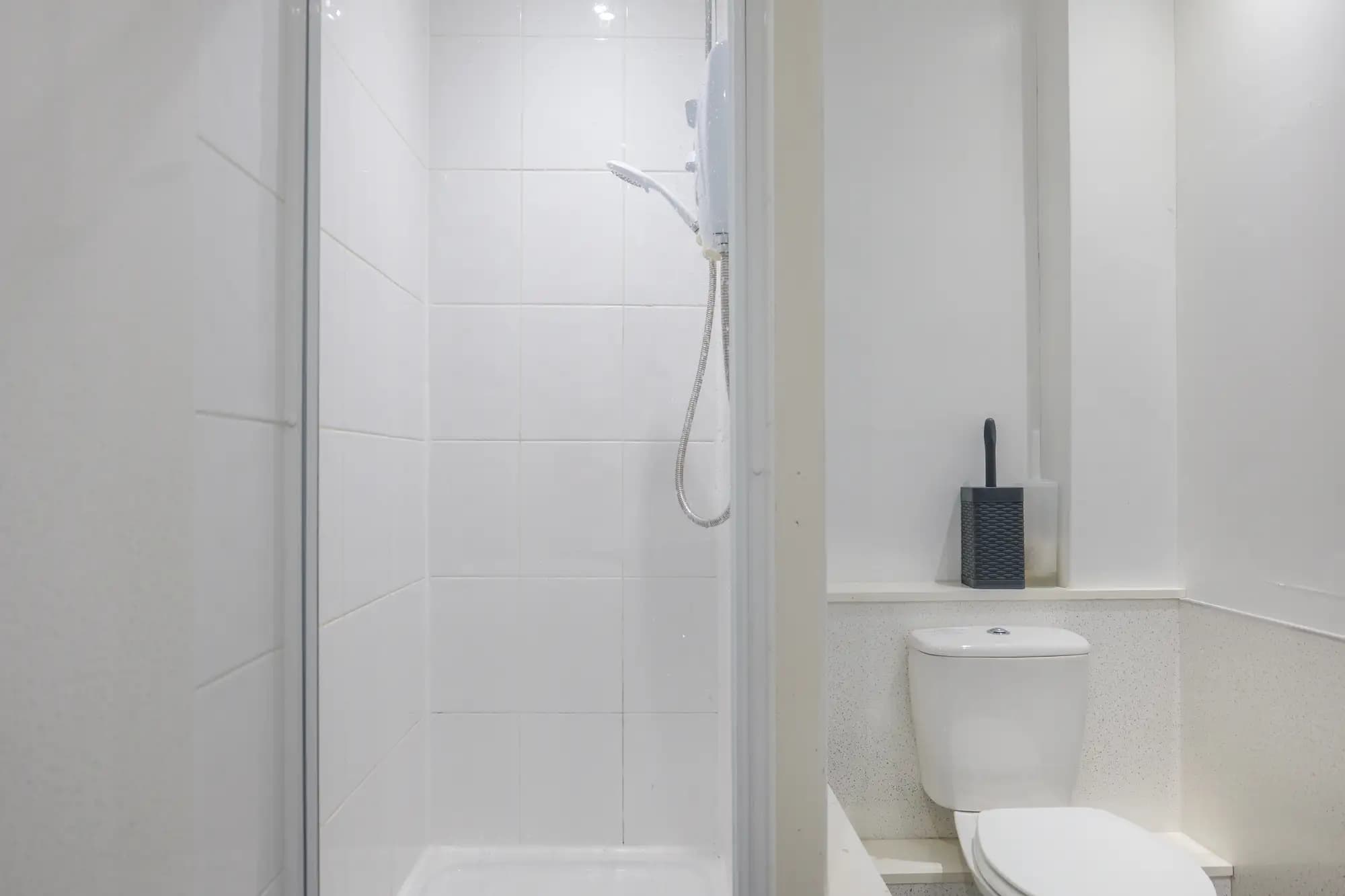 property photo 6 of 15