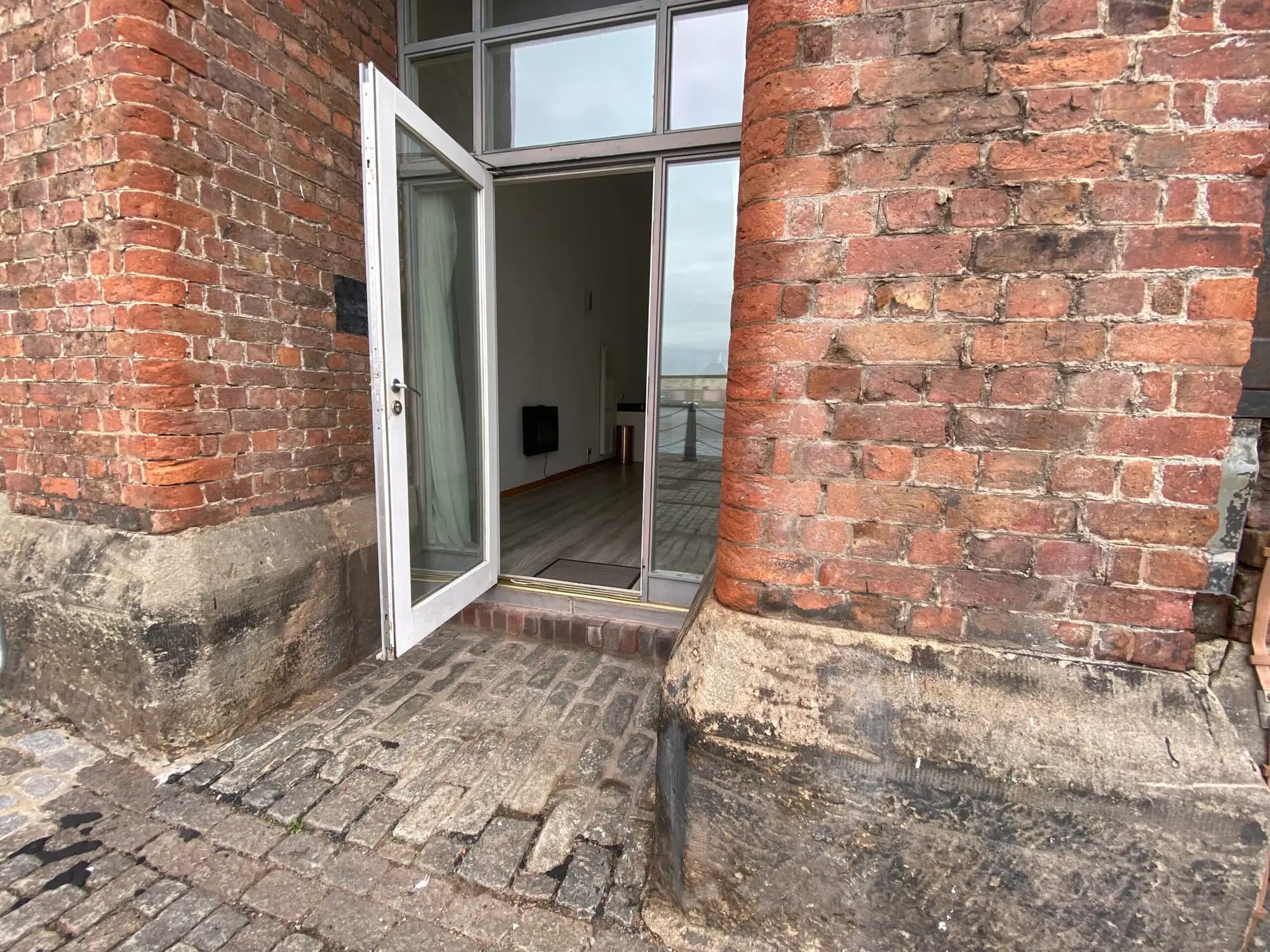 property photo 17 of 21