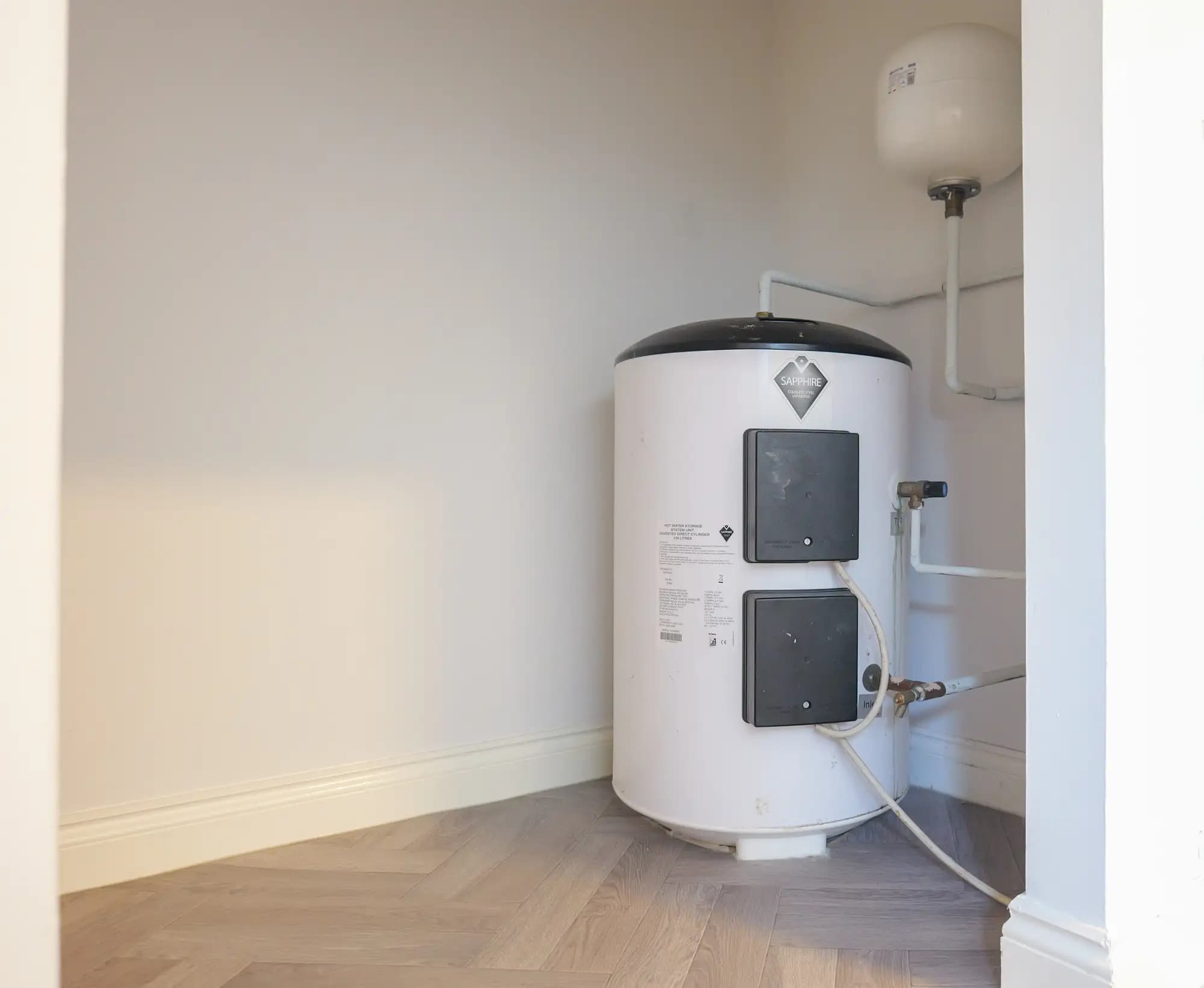 property photo 15 of 27