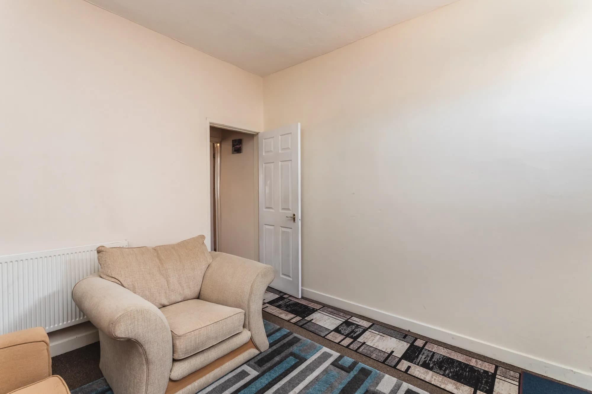 property photo 4 of 28