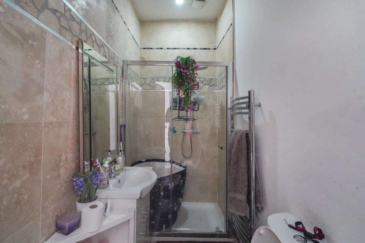 property photo 16 of 45
