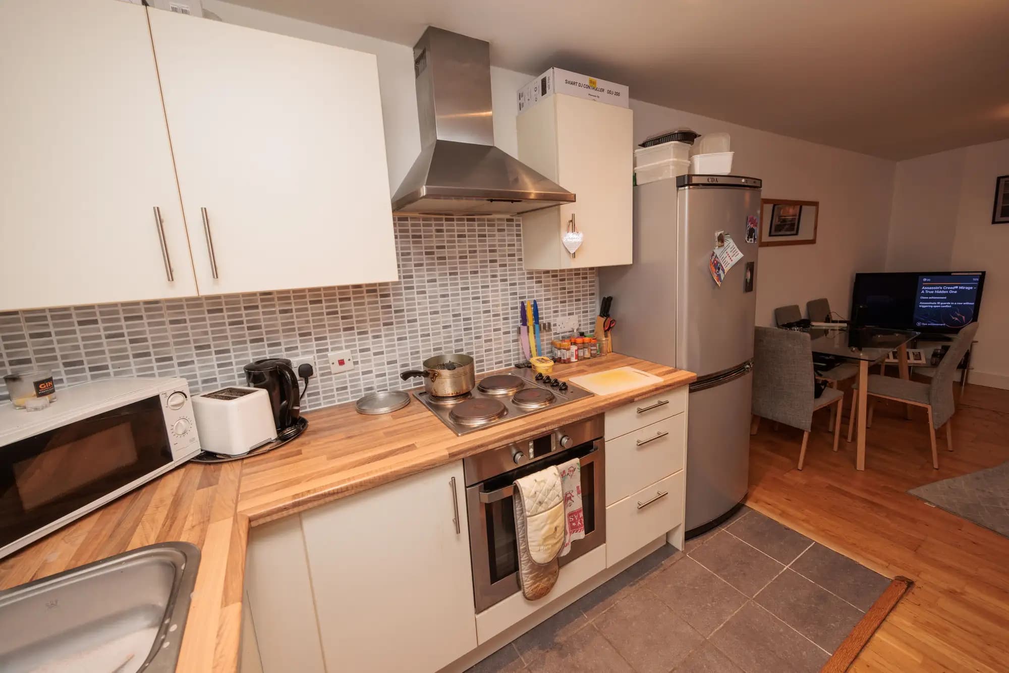 property photo 7 of 13