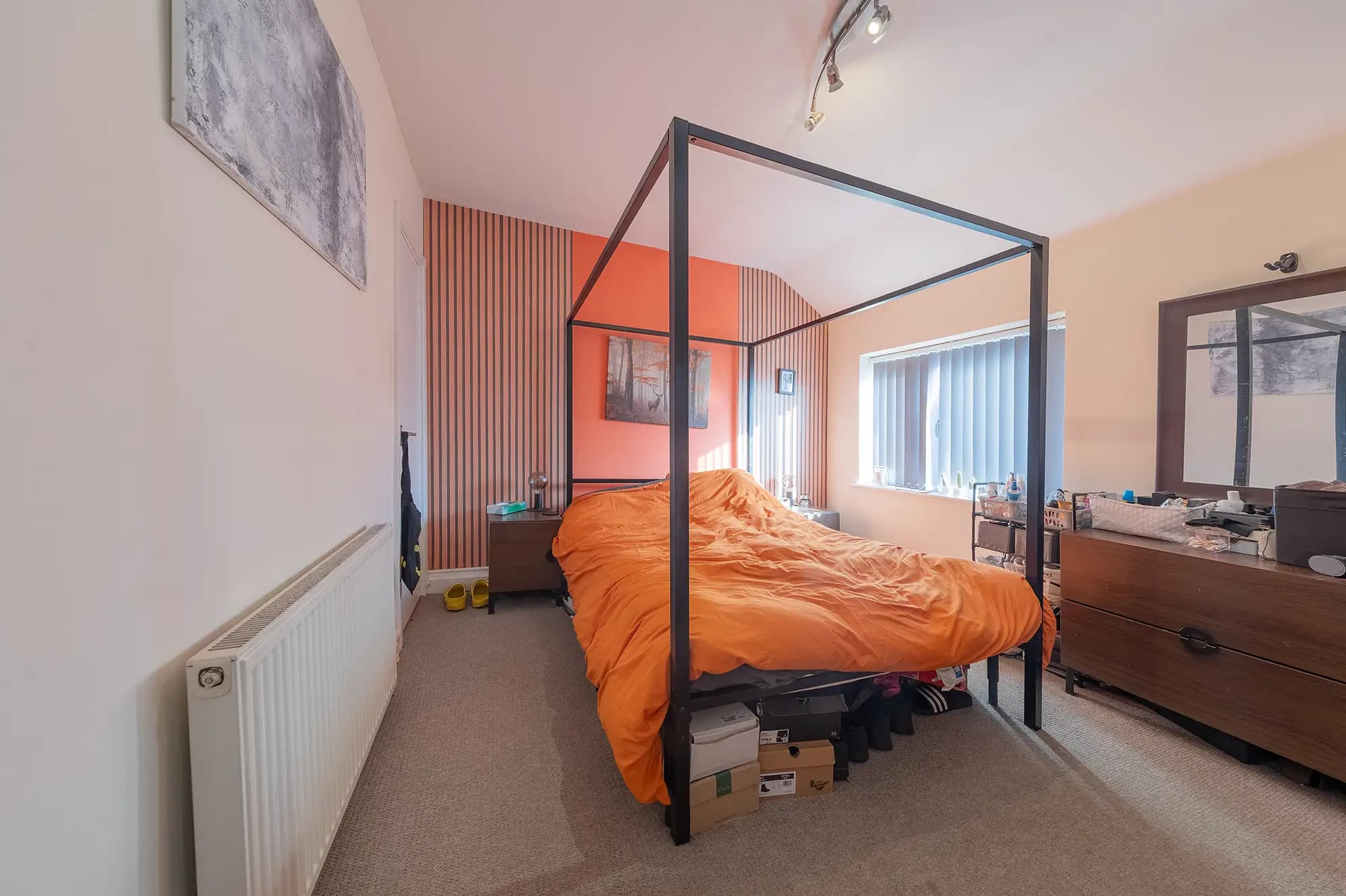 property photo 11 of 24