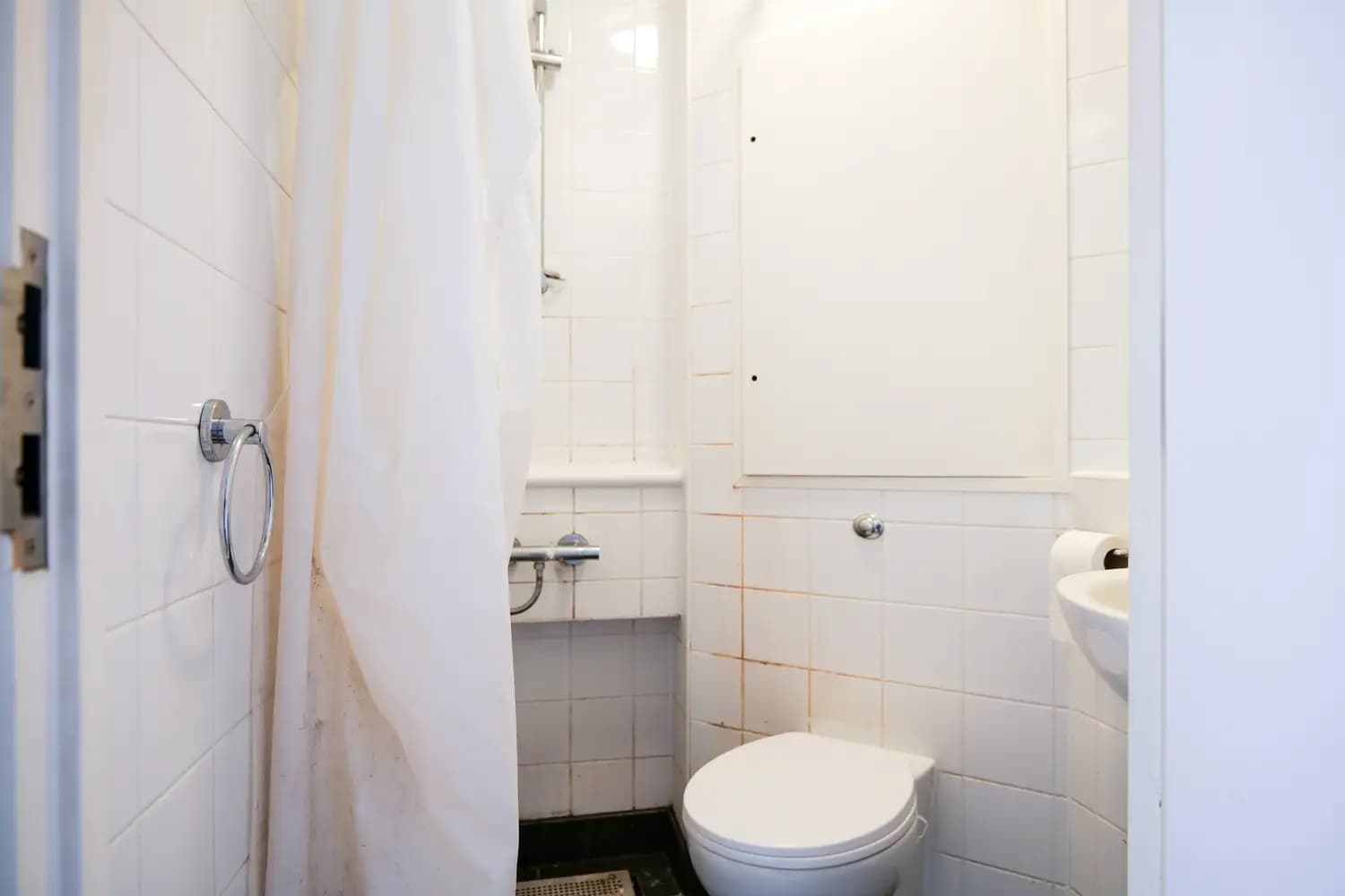 property photo 5 of 18