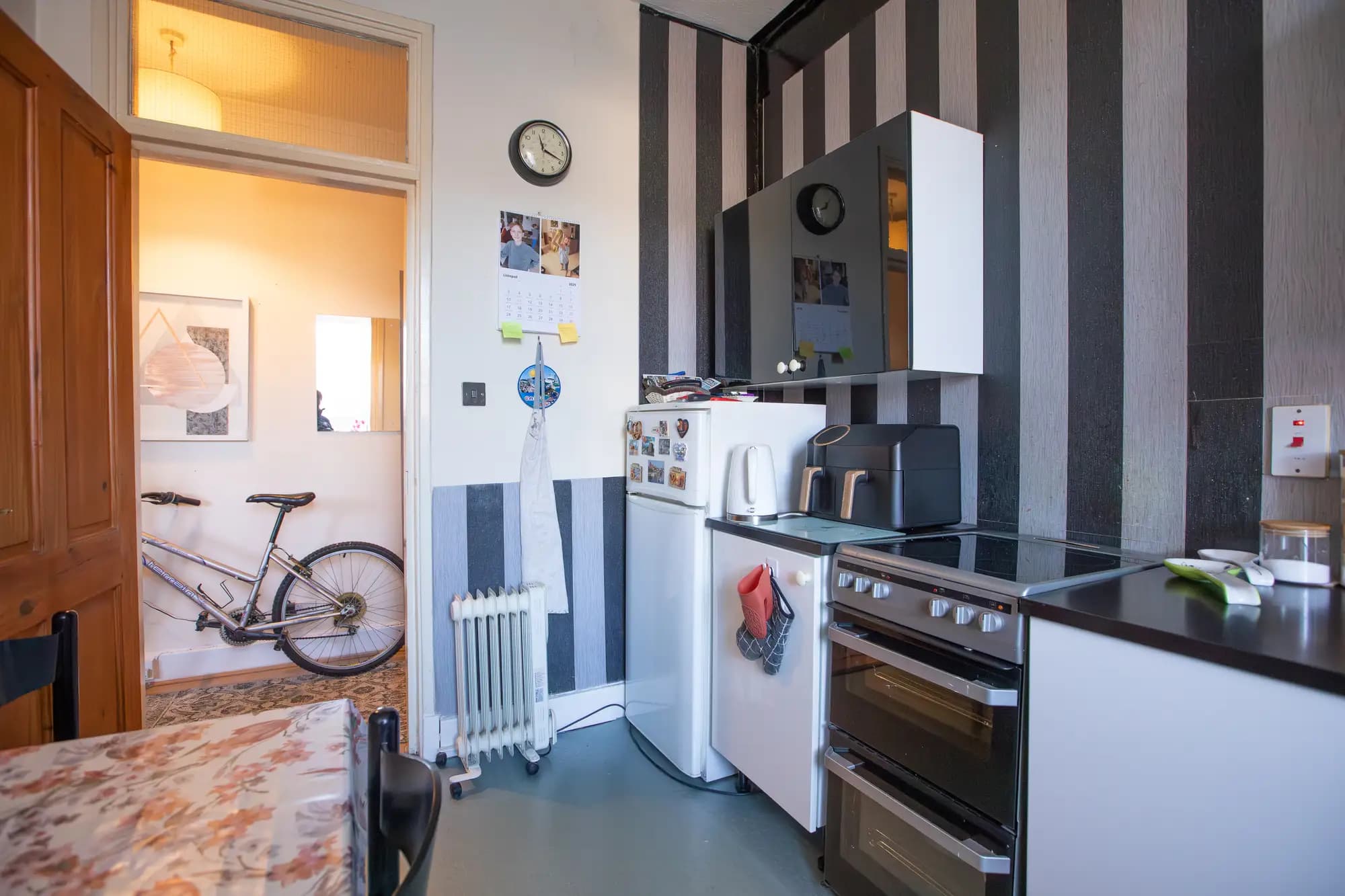 property photo 11 of 30