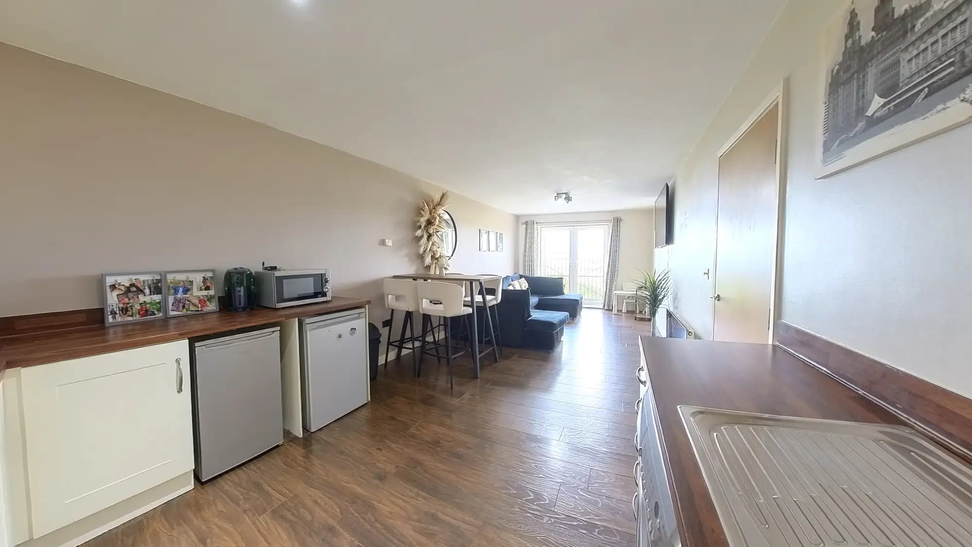 property photo 4 of 15