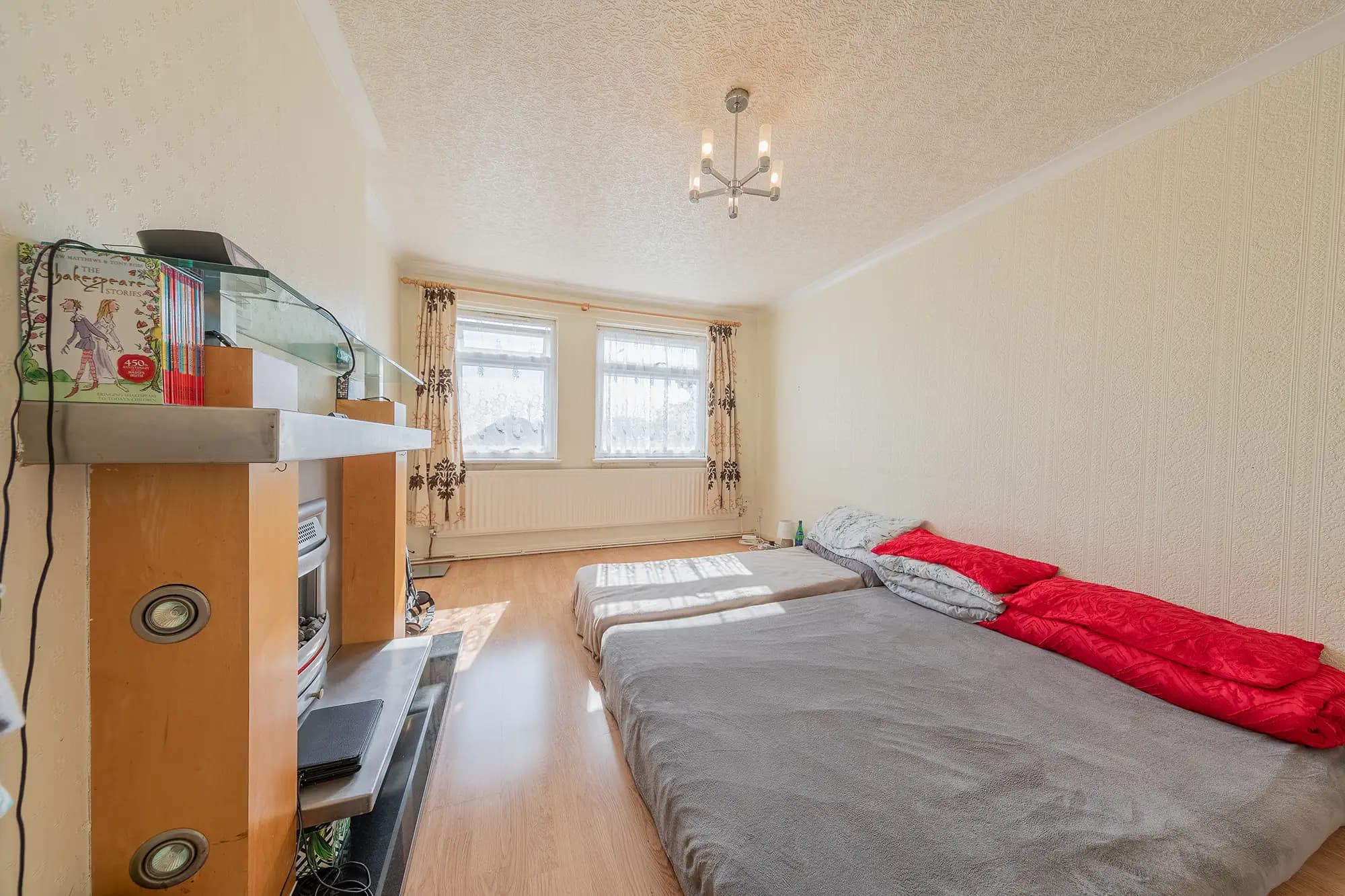 property photo 10 of 16