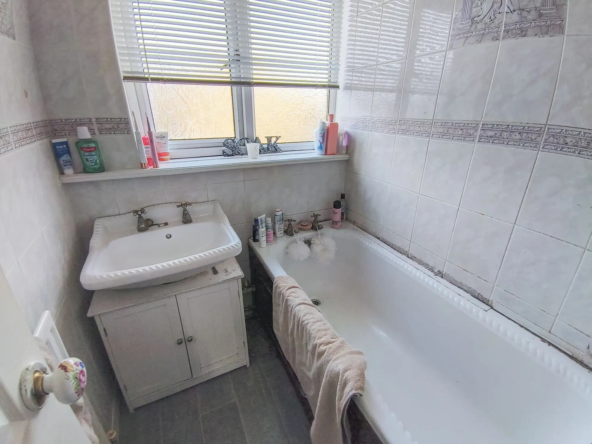 property photo 8 of 19