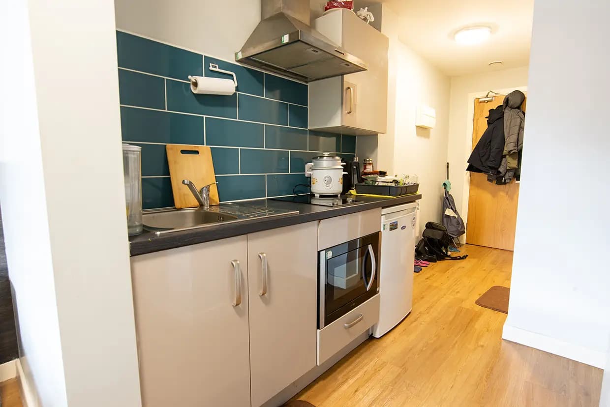 property photo 5 of 16