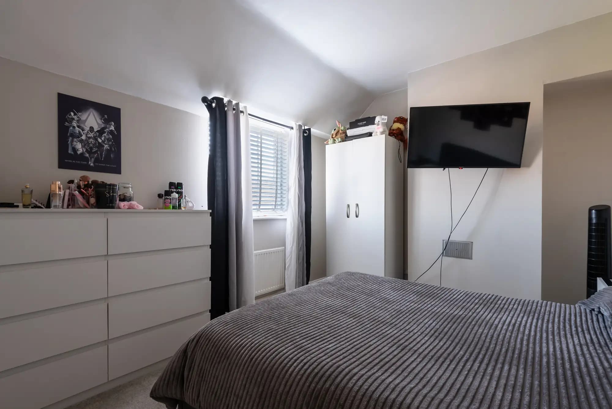 property photo 16 of 27