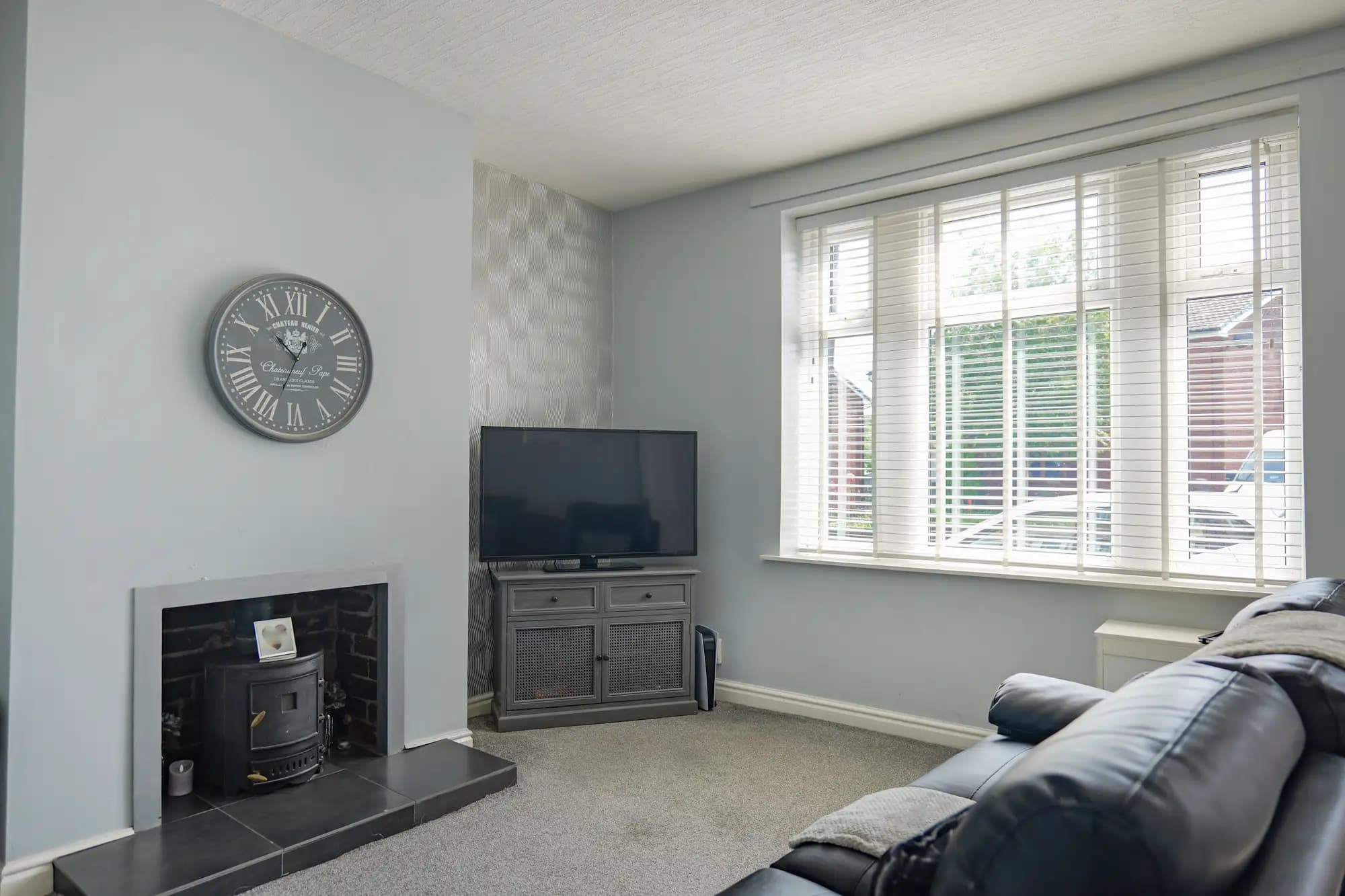 property photo 3 of 31