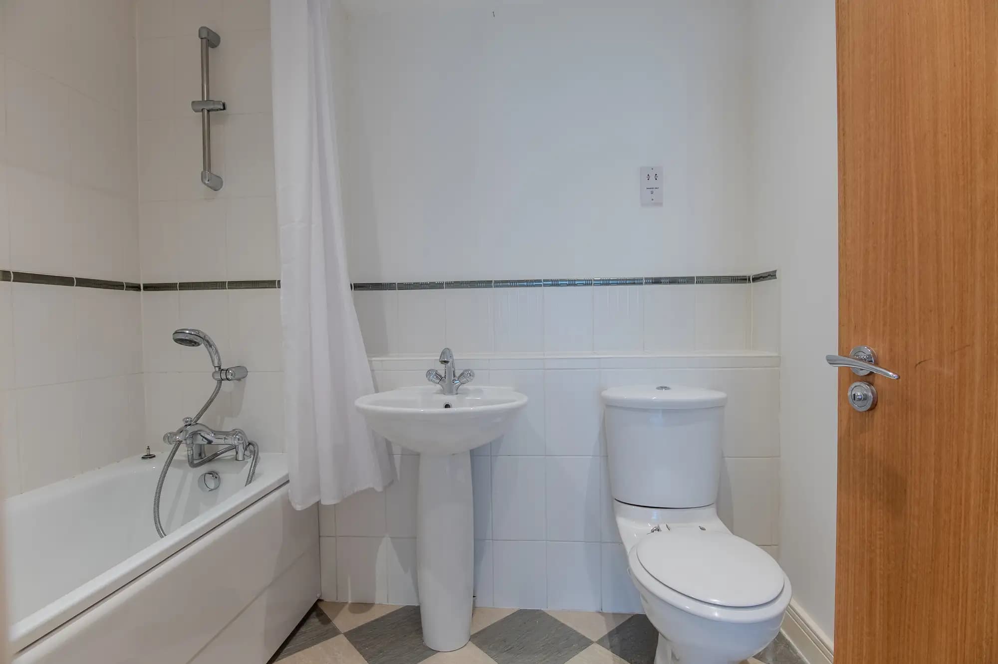 property photo 10 of 20