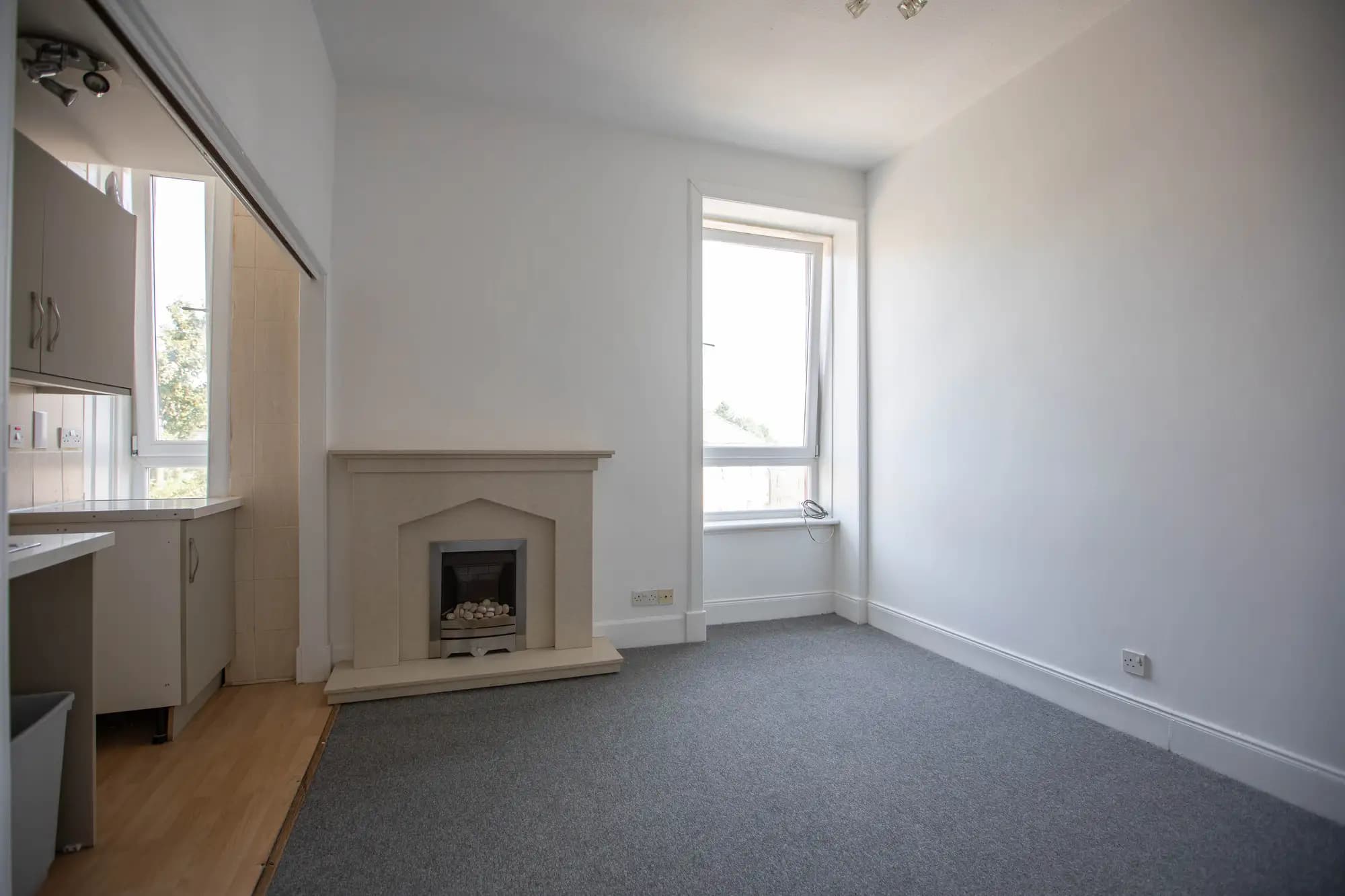 property photo 4 of 24