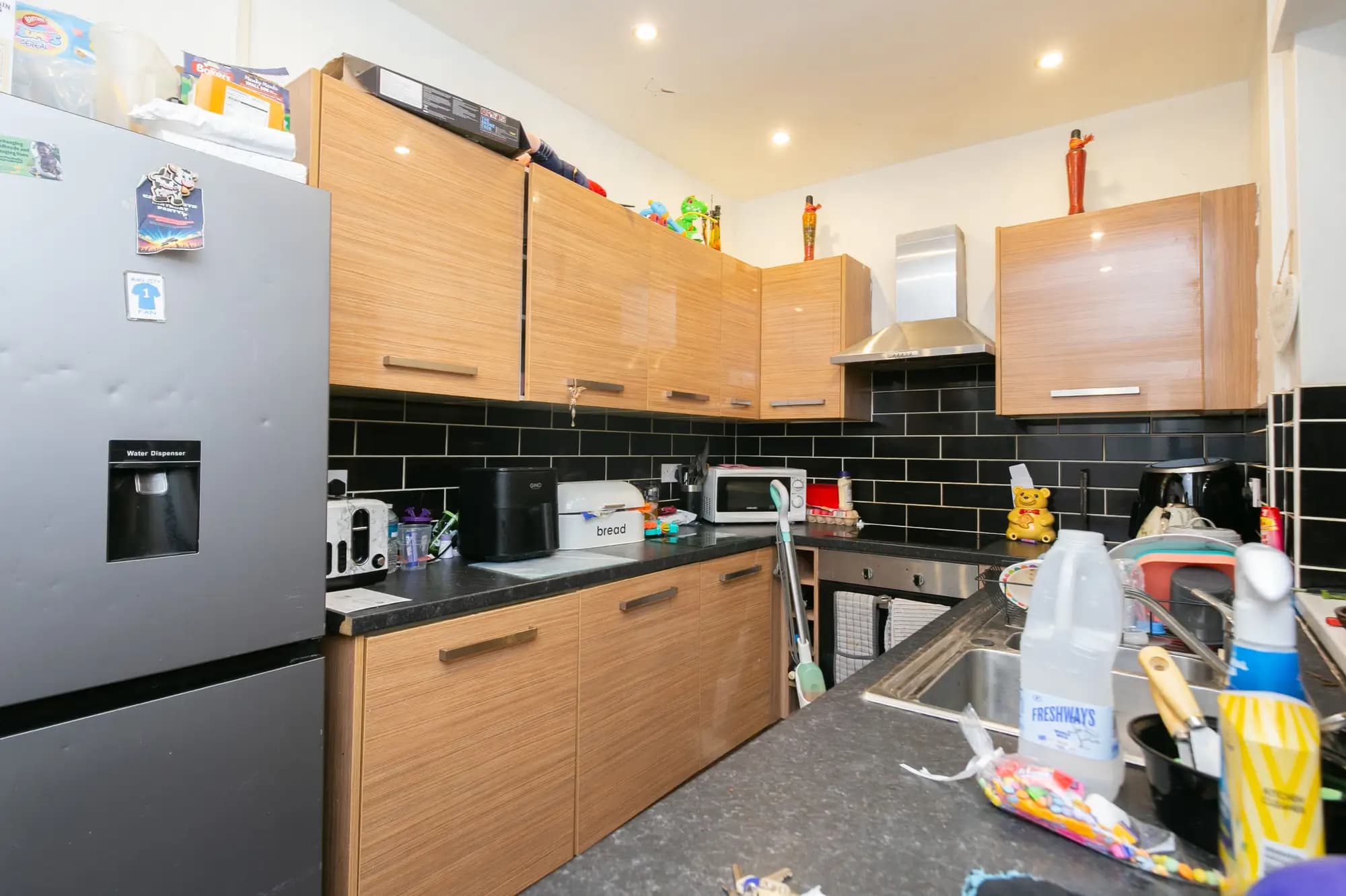 property photo 5 of 16