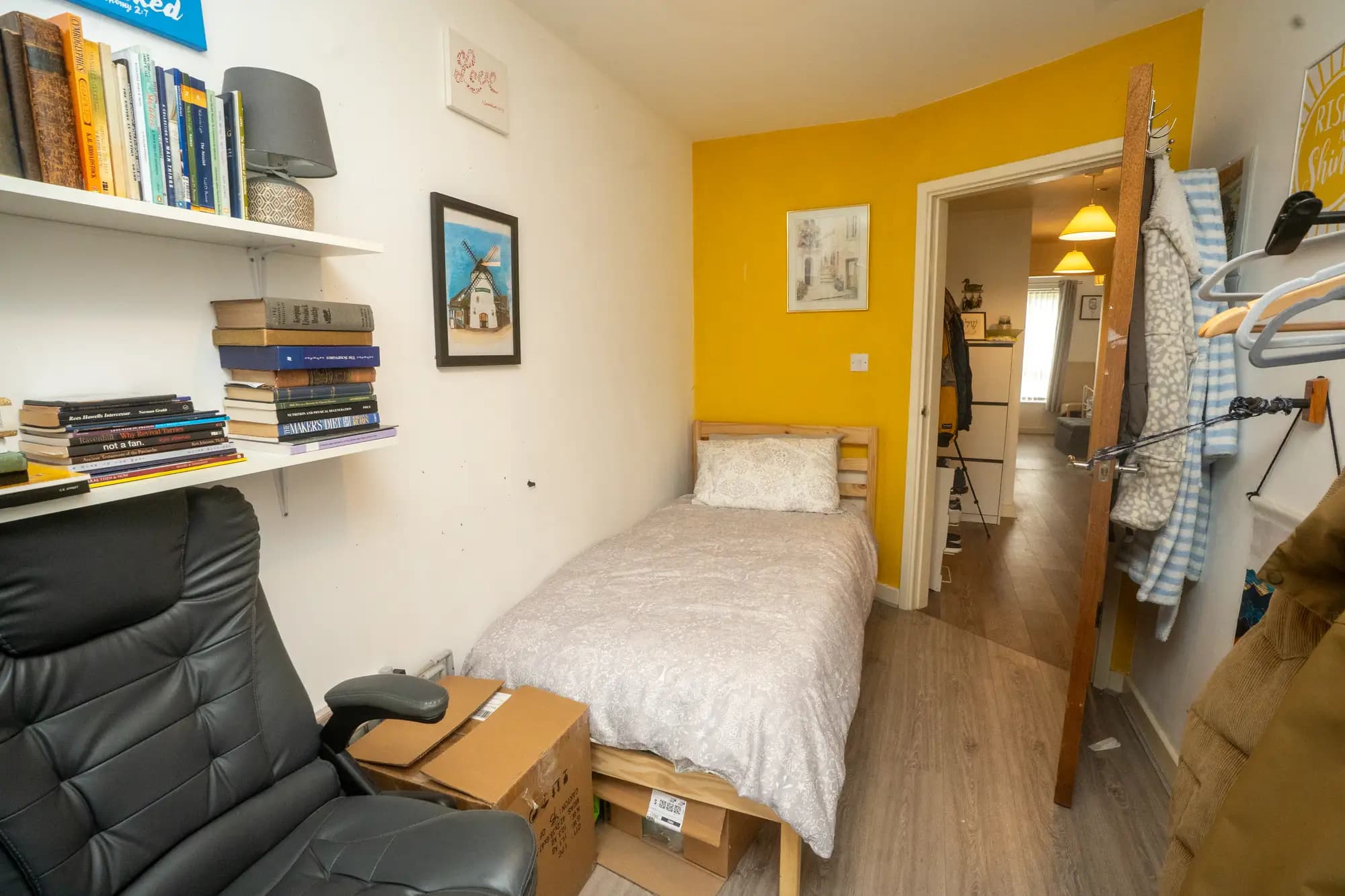 property photo 13 of 16