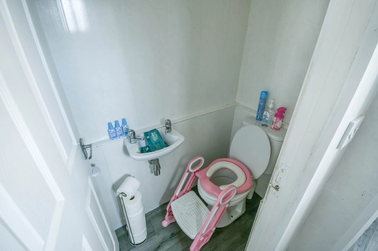 property photo 11 of 24