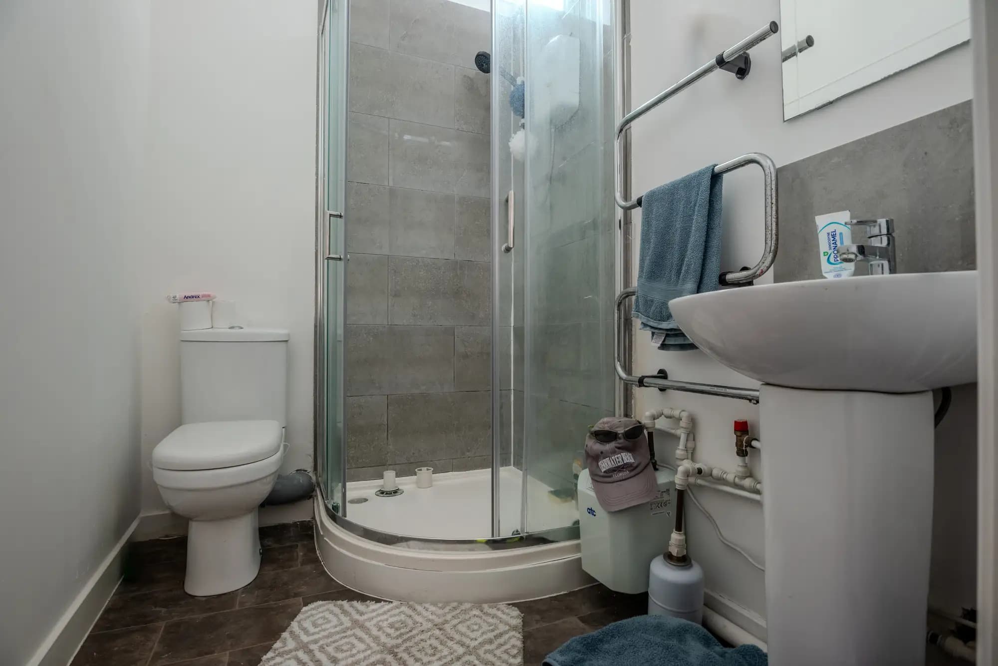 property photo 15 of 49