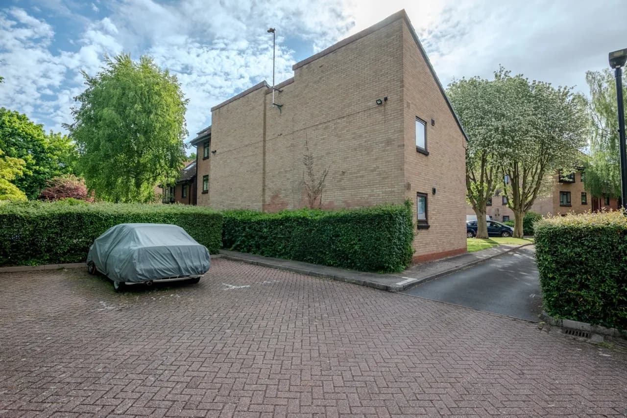 property photo 14 of 15