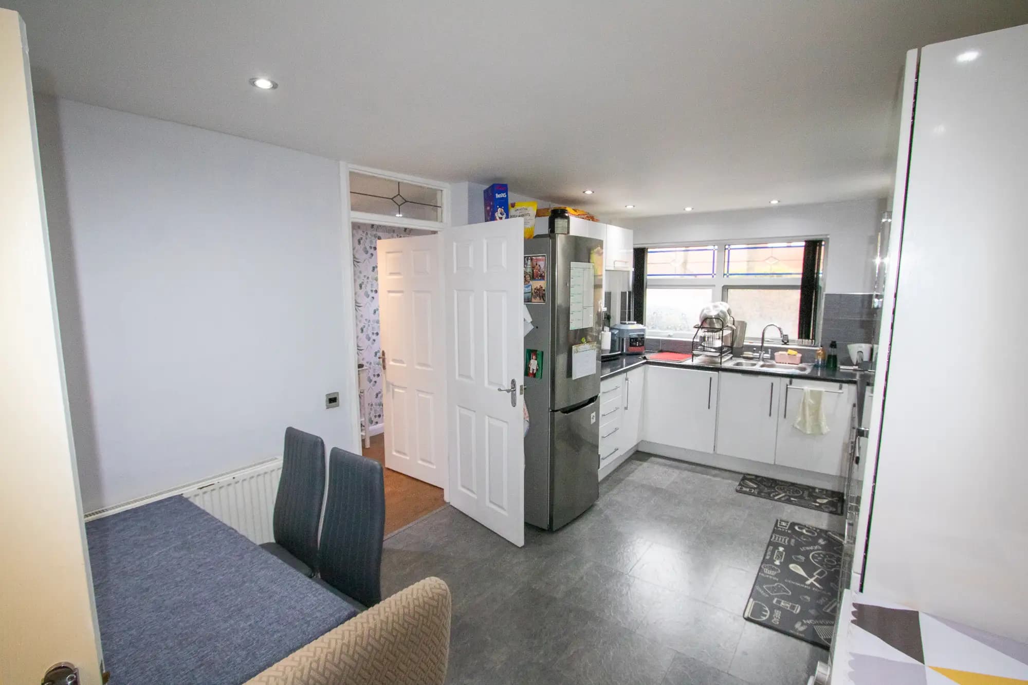 property photo 7 of 19