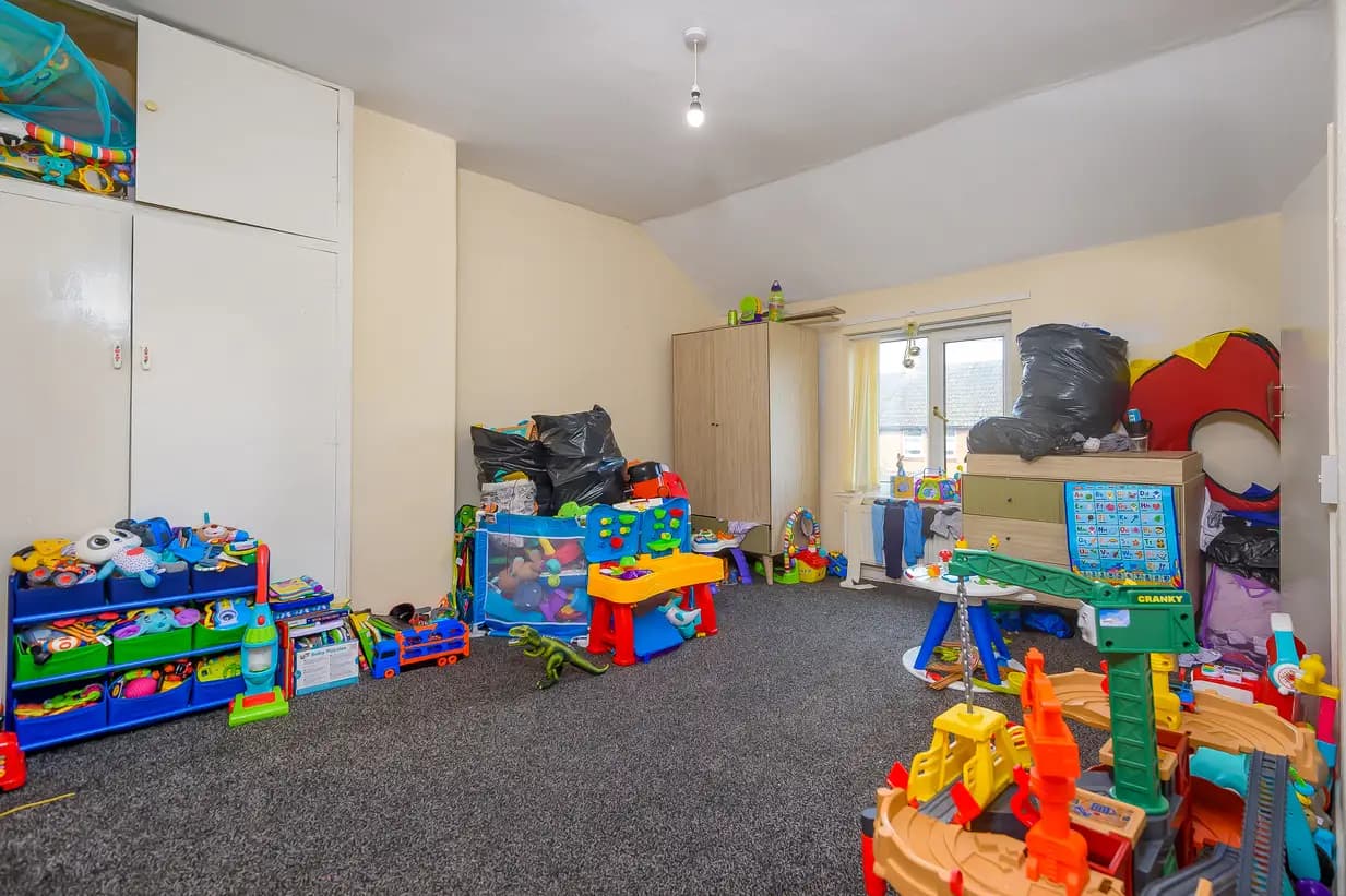 property photo 12 of 20