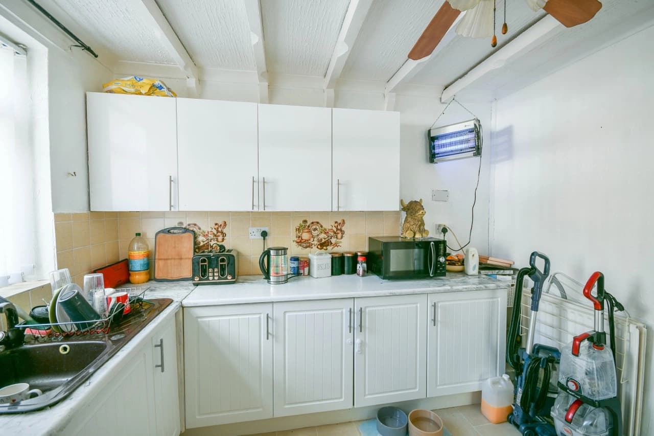 property photo 4 of 19